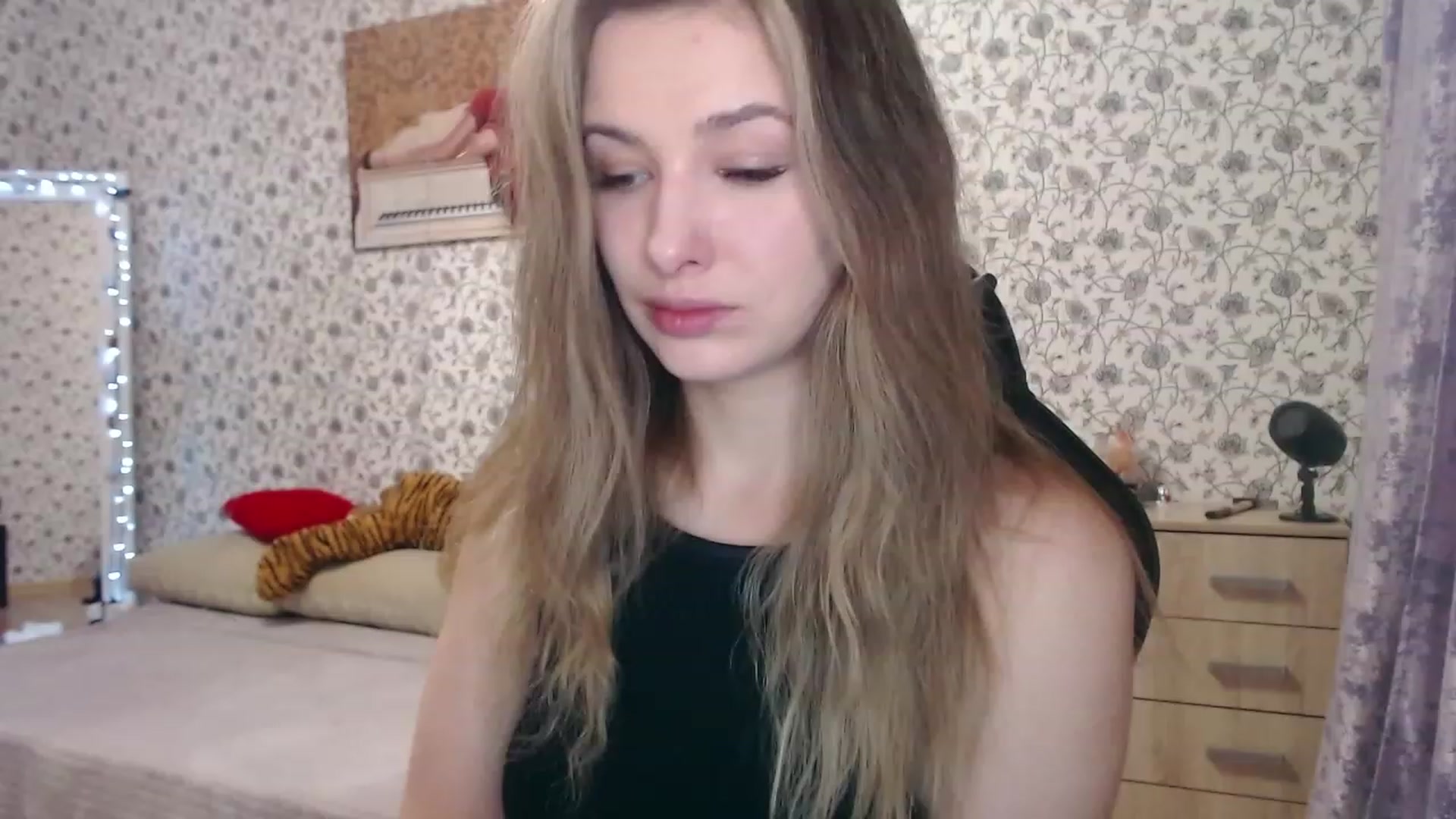 Gallery image thumbnail from RosieRosa's myfreecams stream on, 11/29/2022, 05:16 image 10 of 20