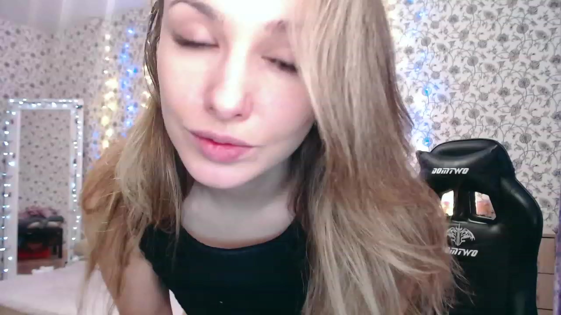 Gallery image thumbnail from RosieRosa's myfreecams stream on, 12/06/2022, 07:16 image 4 of 20