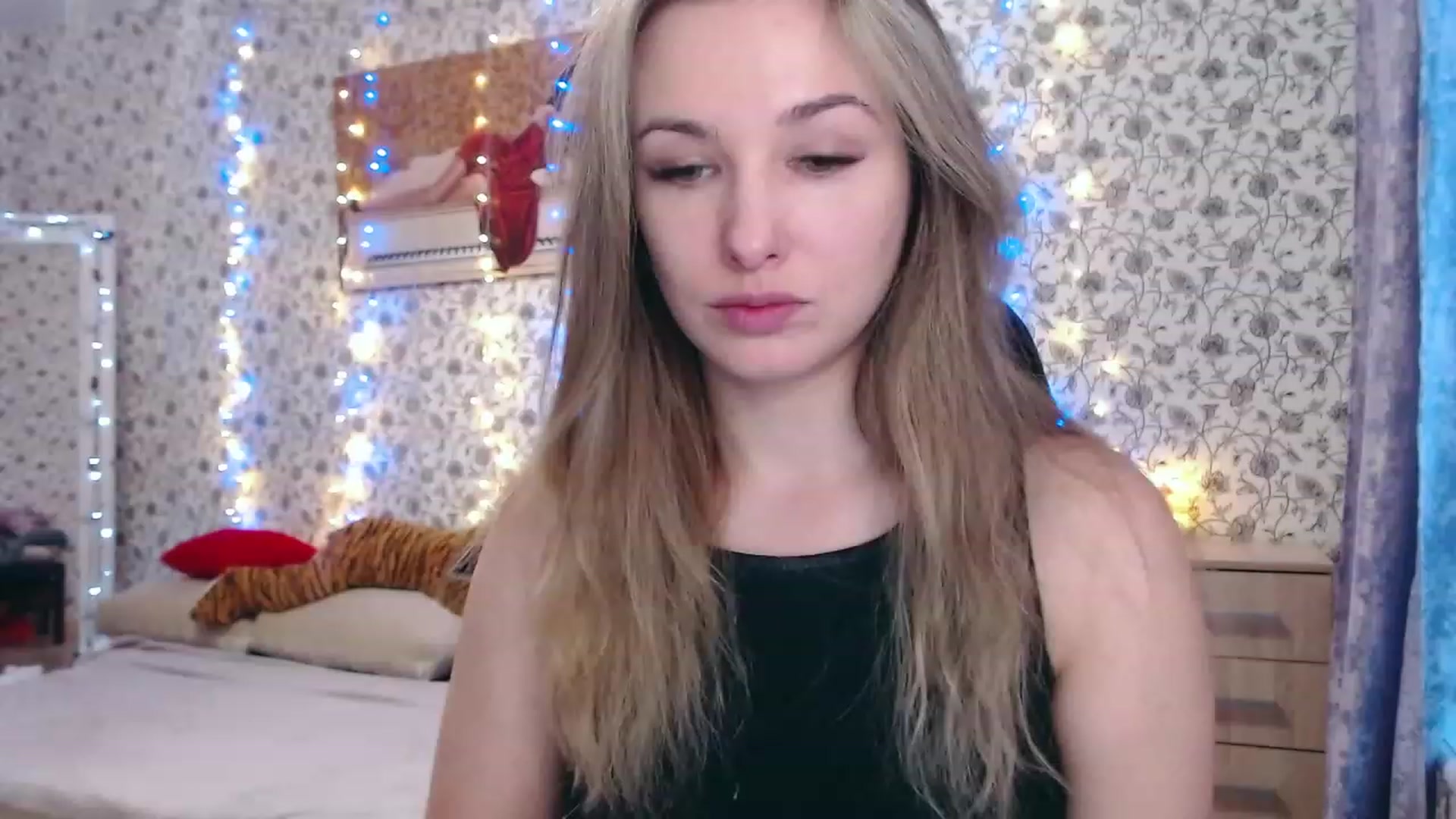 Gallery image thumbnail from RosieRosa's myfreecams stream on, 12/06/2022, 07:16 image 19 of 20