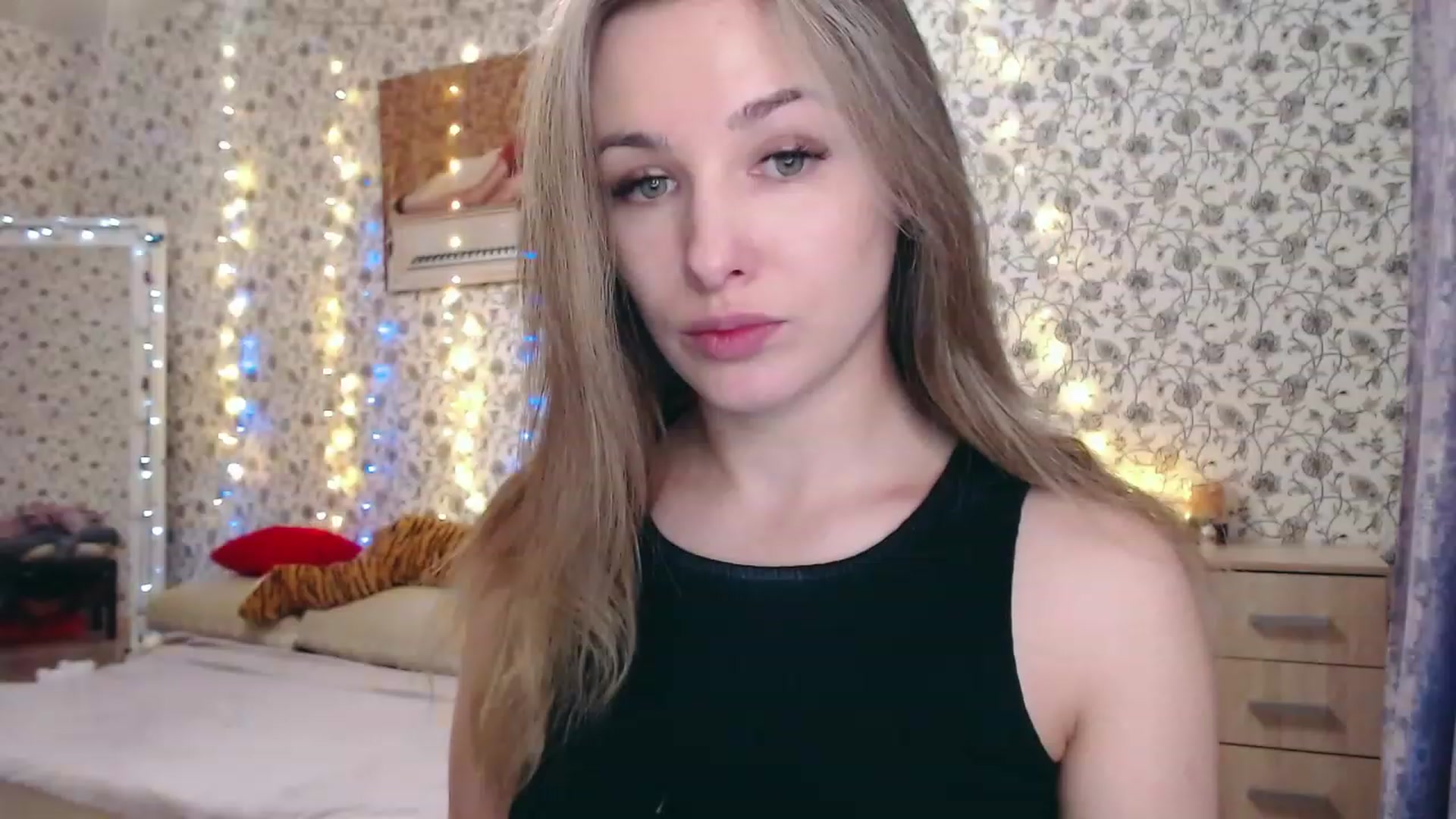 Gallery image thumbnail from RosieRosa's myfreecams stream on, 12/06/2022, 07:16 image 11 of 20