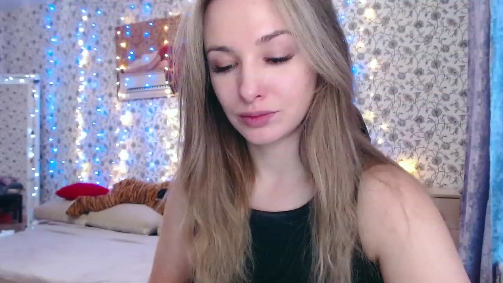 Gallery image thumbnail from RosieRosa's myfreecams stream on, 12/06/2022, 07:16 image 20 of 20