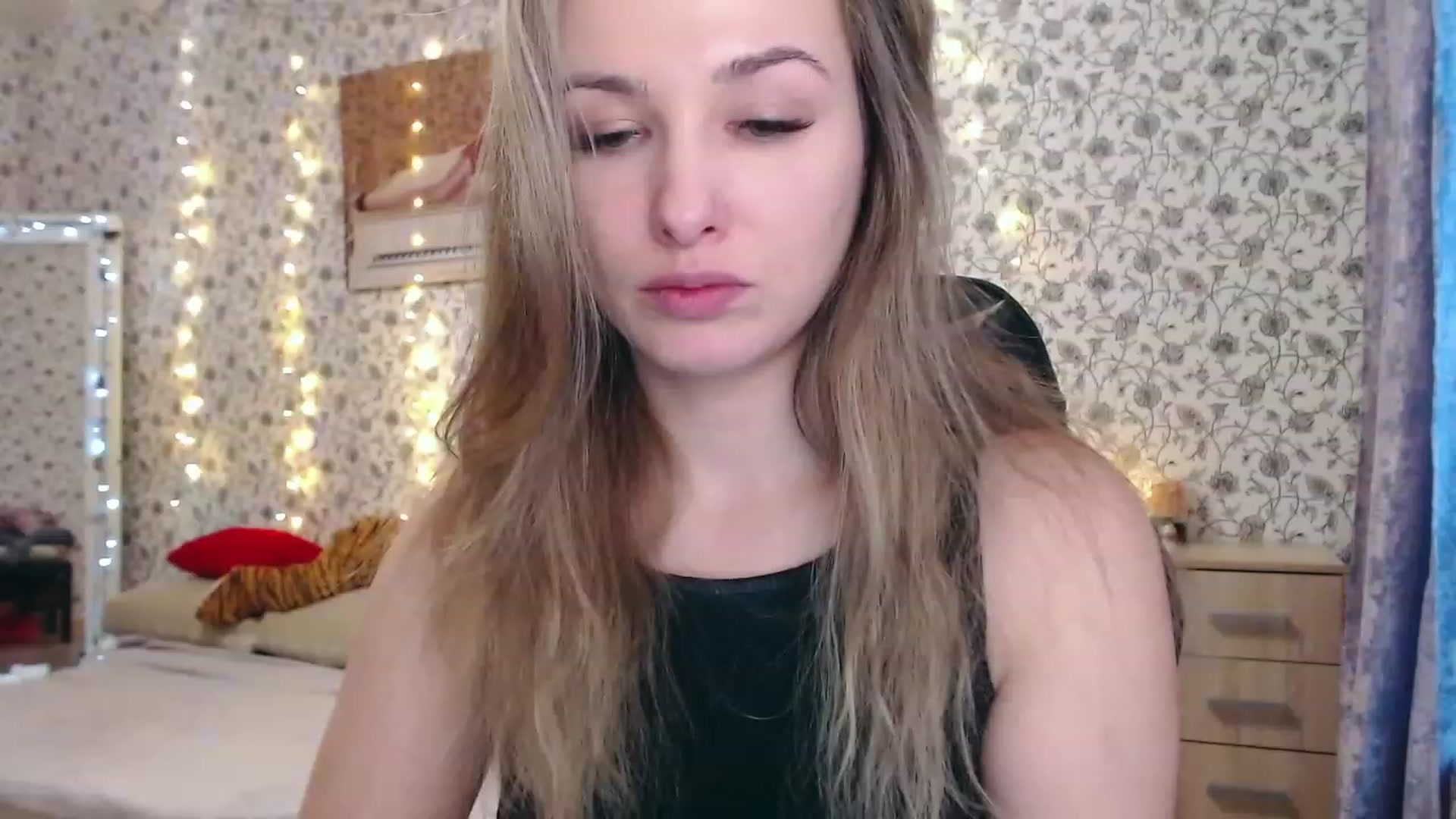 Gallery image thumbnail from RosieRosa's myfreecams stream on, 12/06/2022, 07:16 image 18 of 20