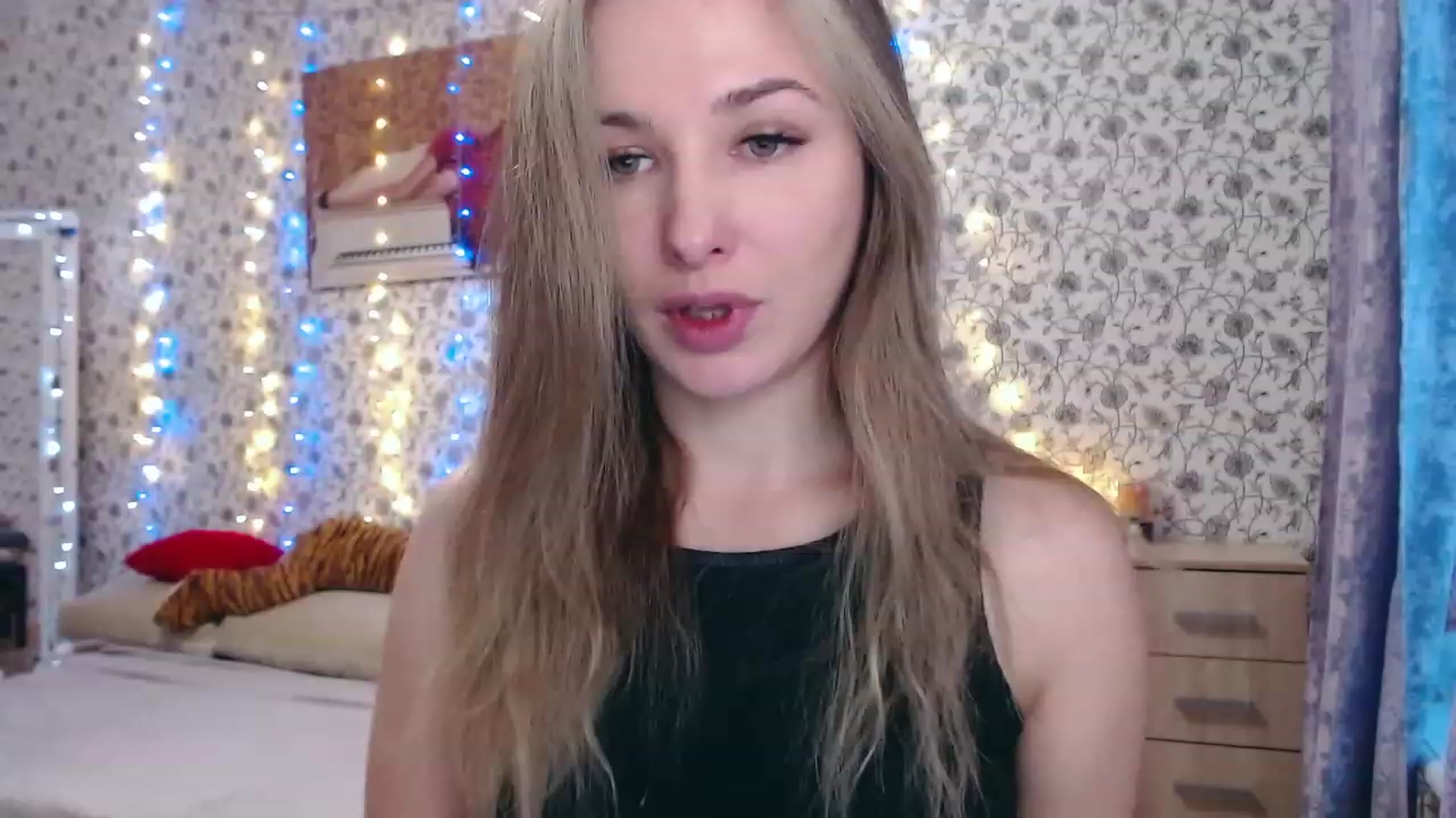 Gallery image thumbnail from RosieRosa's myfreecams stream on, 12/06/2022, 07:16 image 16 of 20