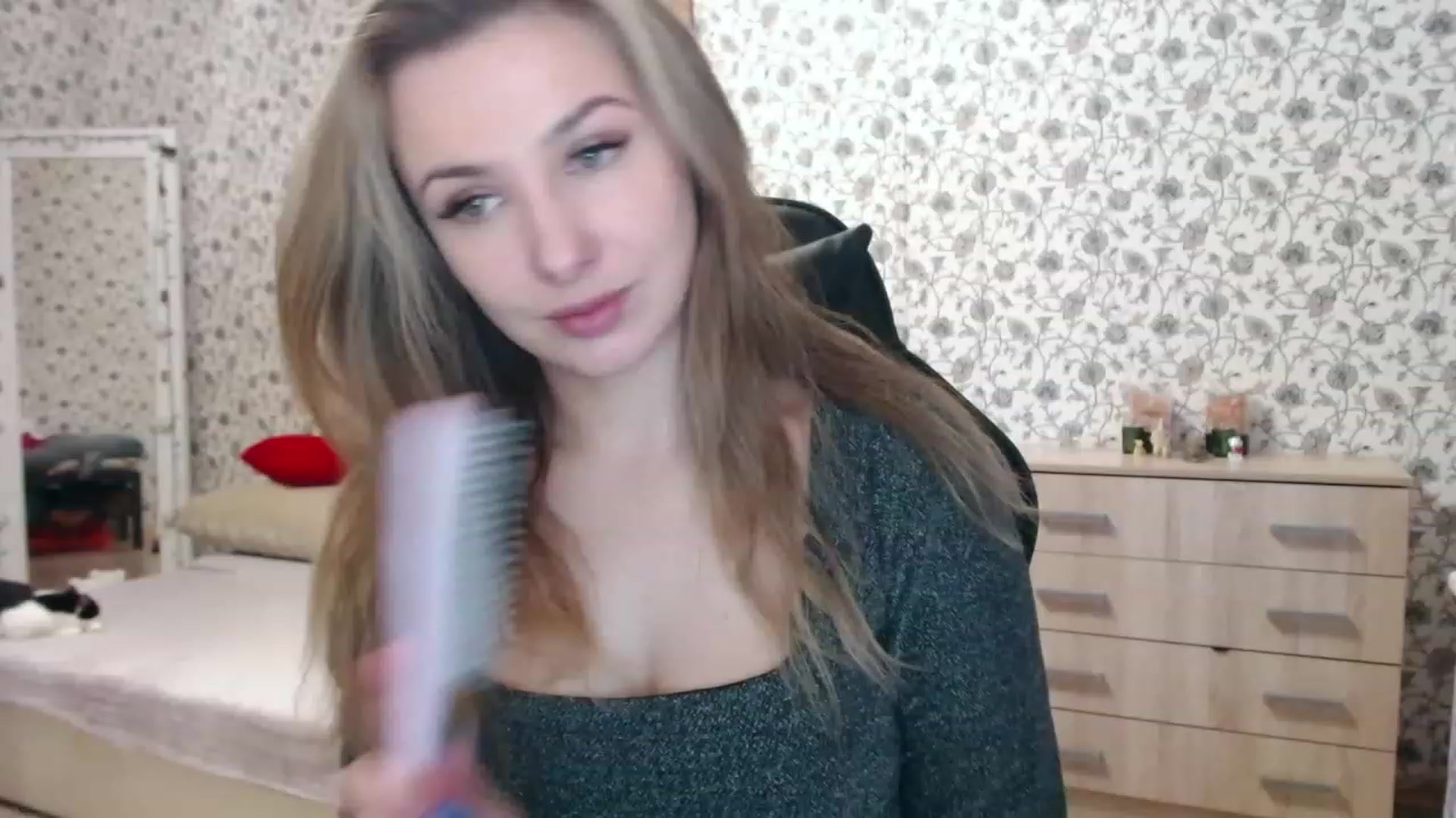 Gallery image thumbnail from RosieRosa's myfreecams stream on, 12/08/2022, 07:05 image 2 of 20
