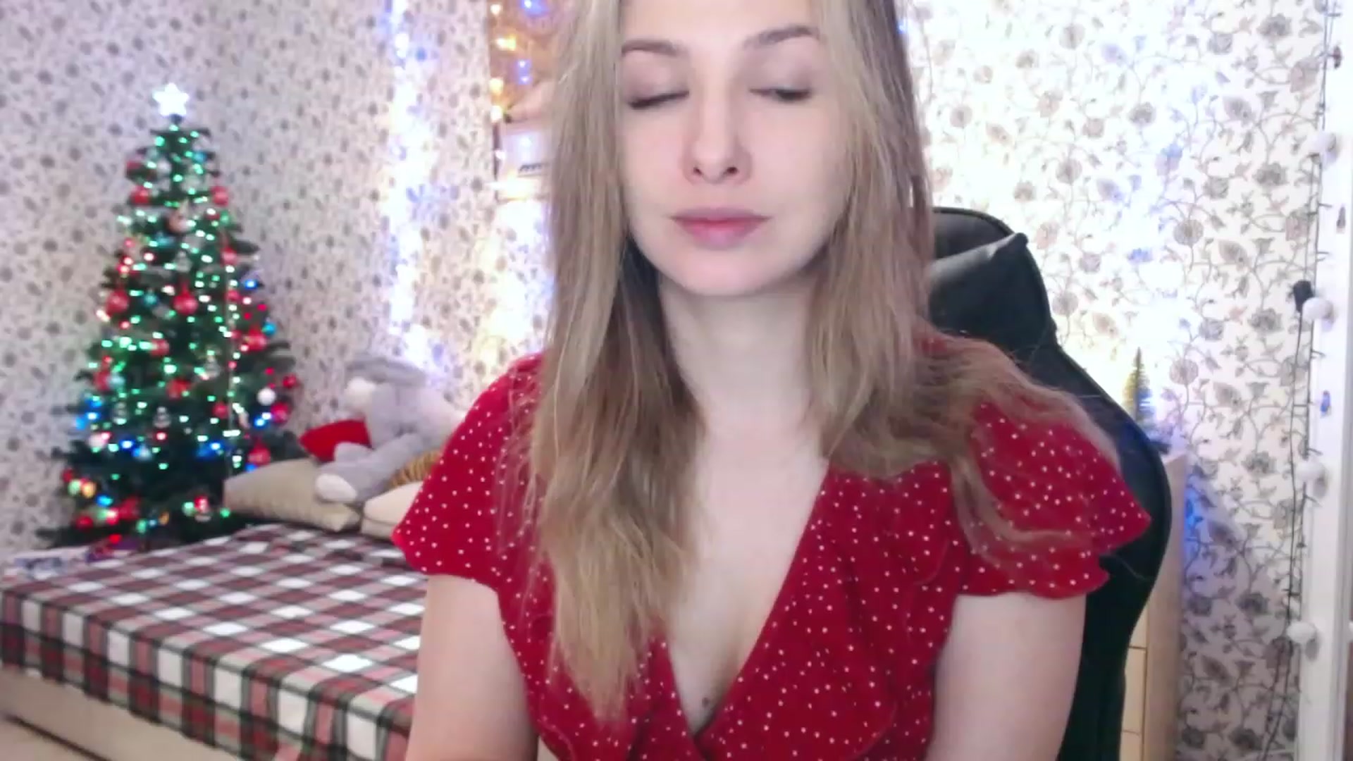 Gallery image thumbnail from RosieRosa's myfreecams stream on, 12/25/2022, 05:56 image 19 of 20