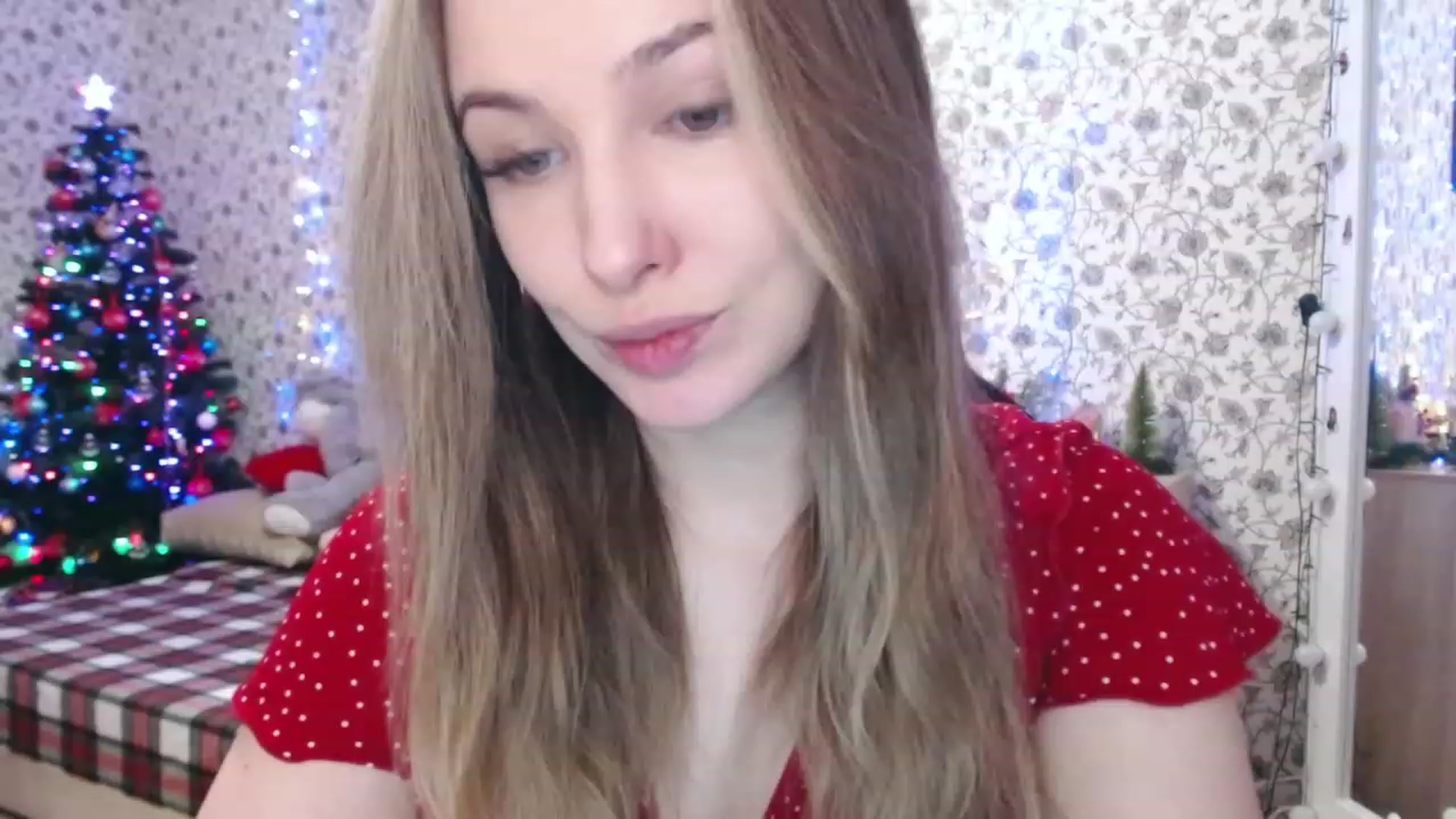 Gallery image thumbnail from RosieRosa's myfreecams stream on, 12/25/2022, 07:18 image 4 of 20