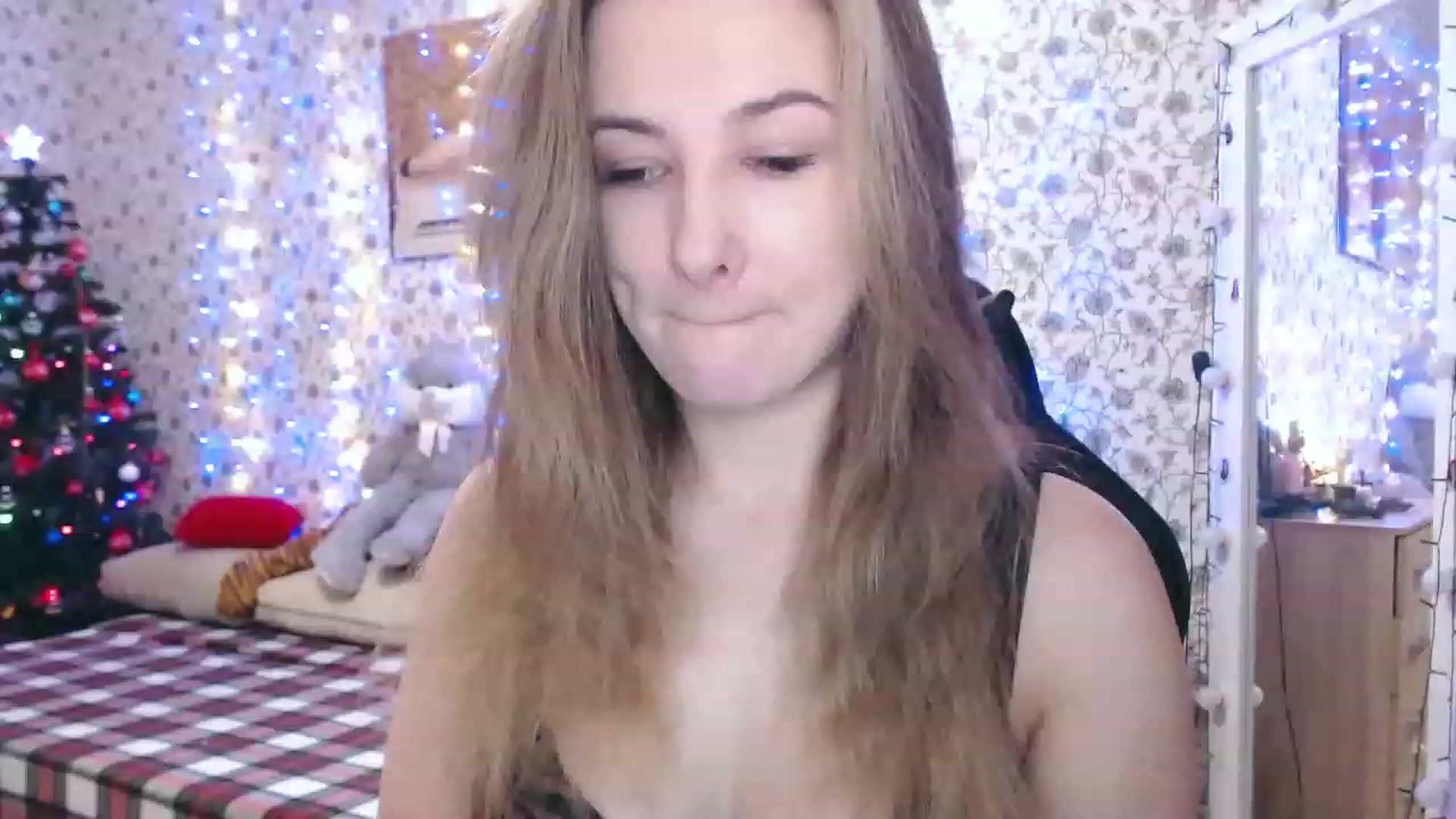 Gallery image thumbnail from RosieRosa's myfreecams stream on, 12/27/2022, 04:39 image 1 of 20