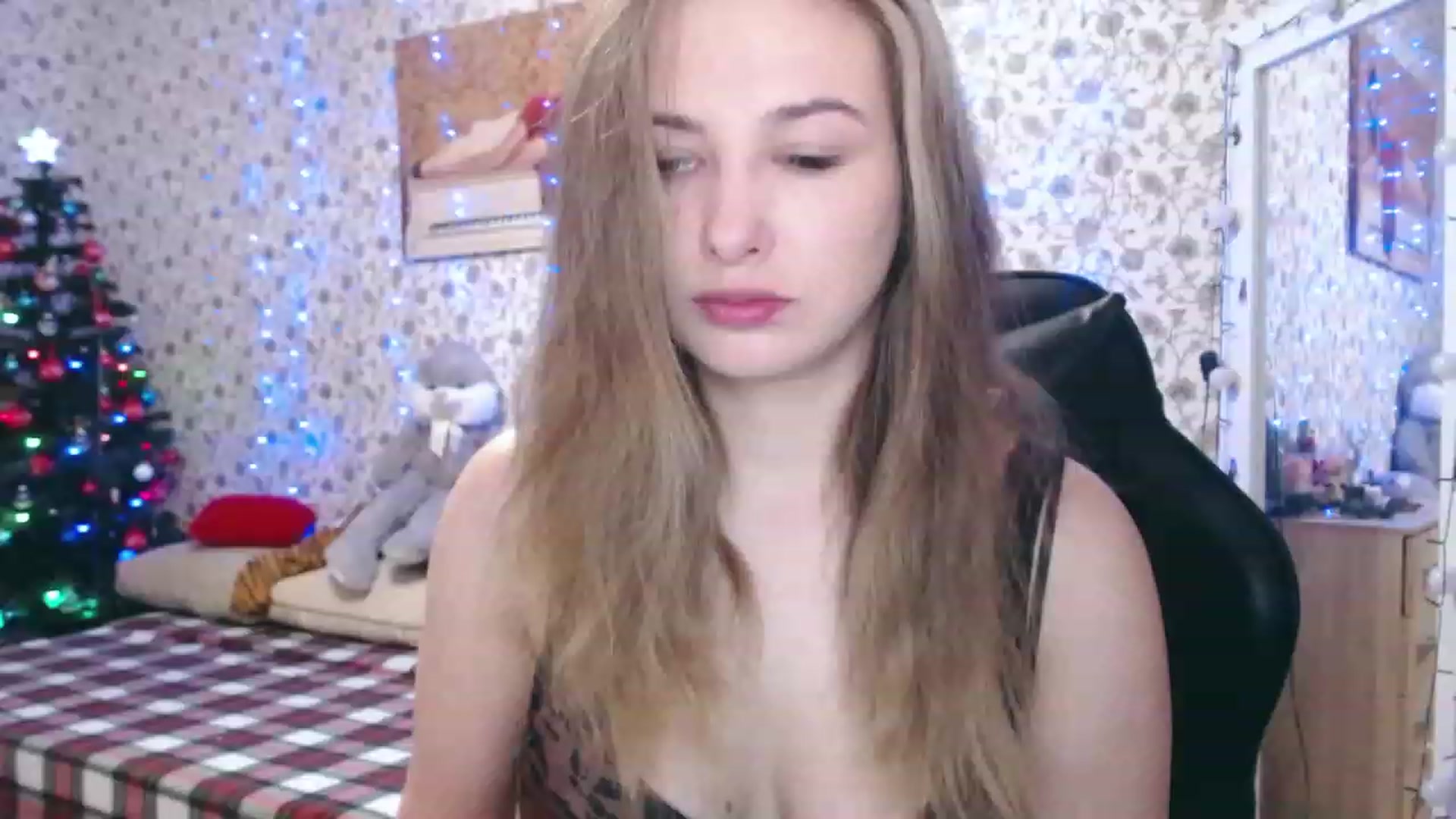 Gallery image thumbnail from RosieRosa's myfreecams stream on, 12/27/2022, 04:39 image 9 of 20