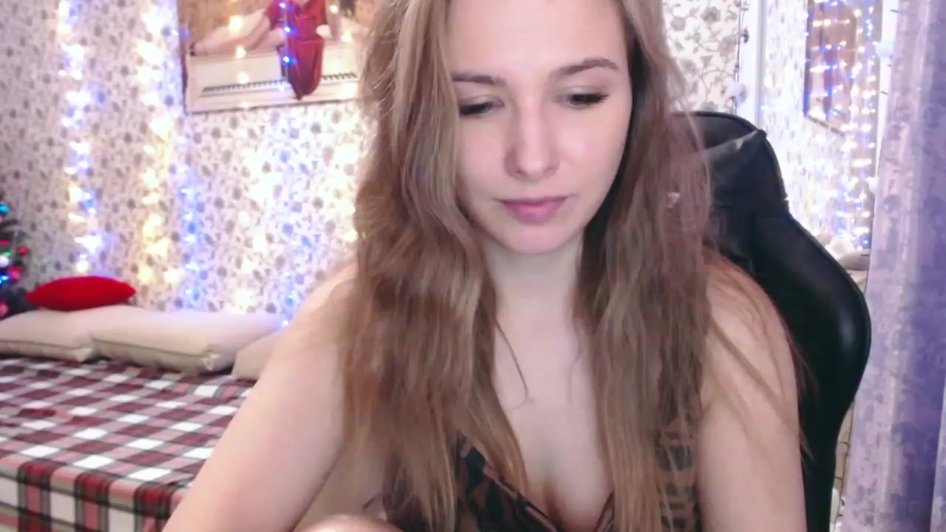 Gallery image thumbnail from RosieRosa's myfreecams stream on, 01/10/2023, 07:34 image 18 of 20