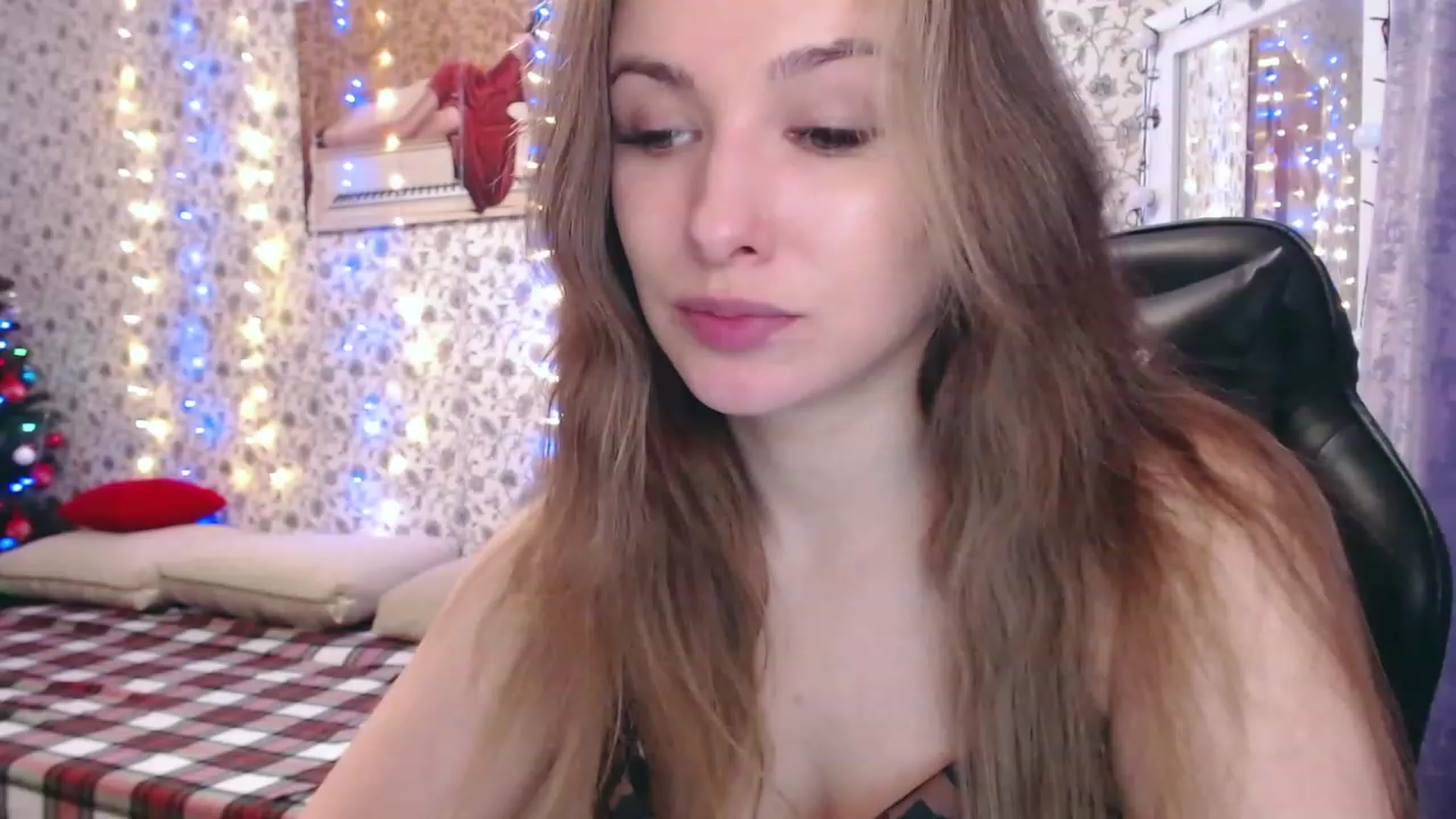 Gallery image thumbnail from RosieRosa's myfreecams stream on, 01/10/2023, 07:34 image 14 of 20