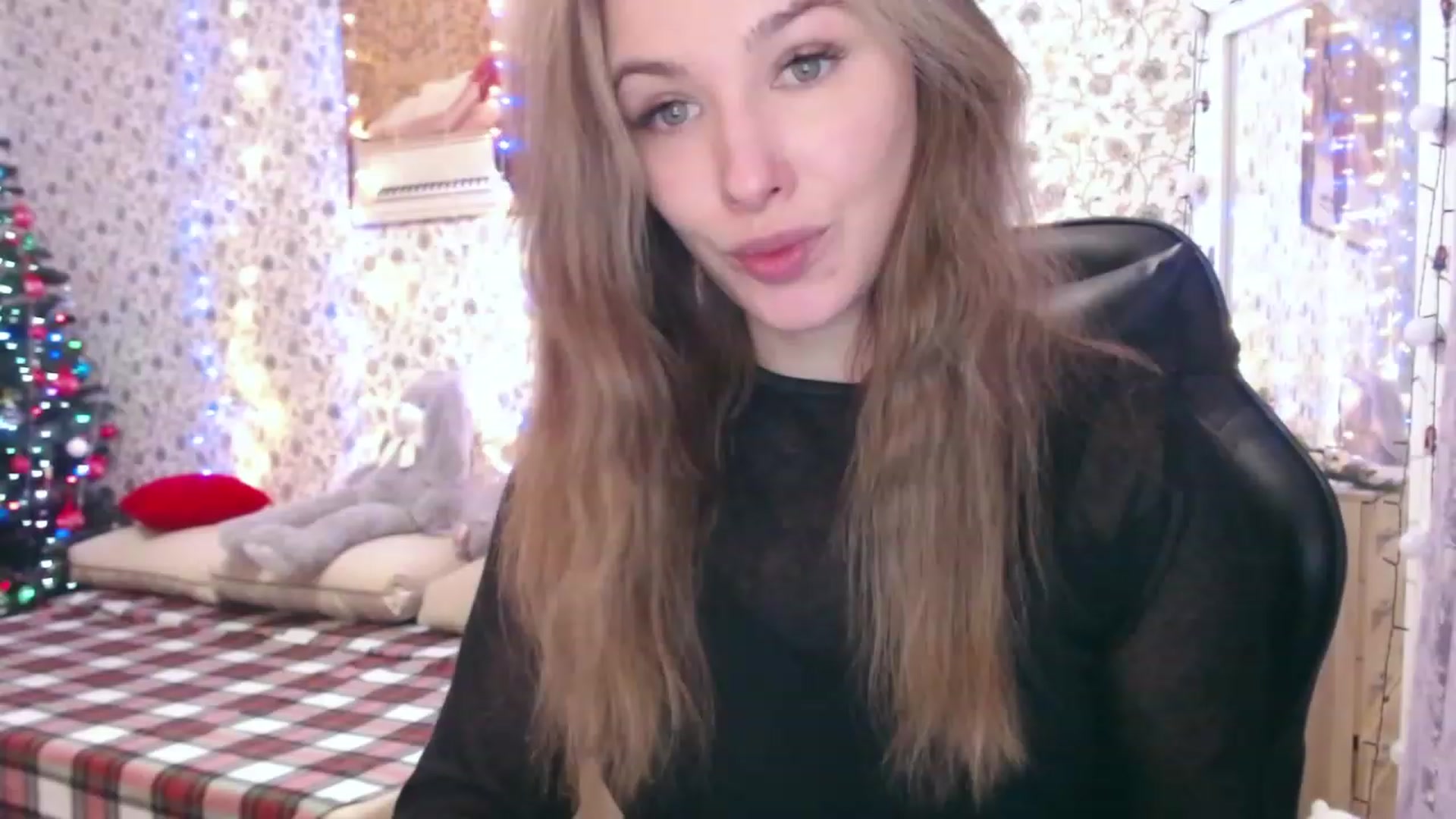 Gallery image thumbnail from RosieRosa's myfreecams stream on, 01/13/2023, 07:15 image 14 of 20