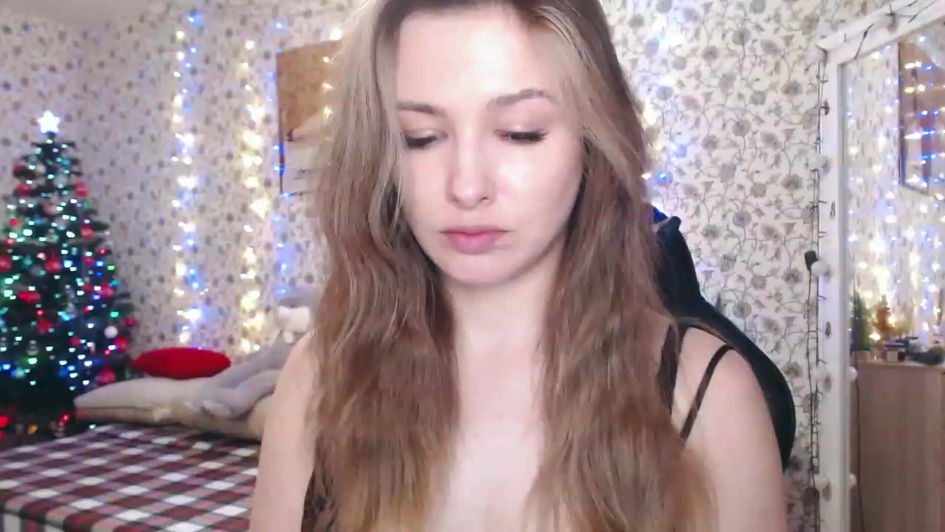 Gallery image thumbnail from RosieRosa's myfreecams stream on, 01/17/2023, 06:35 image 4 of 20