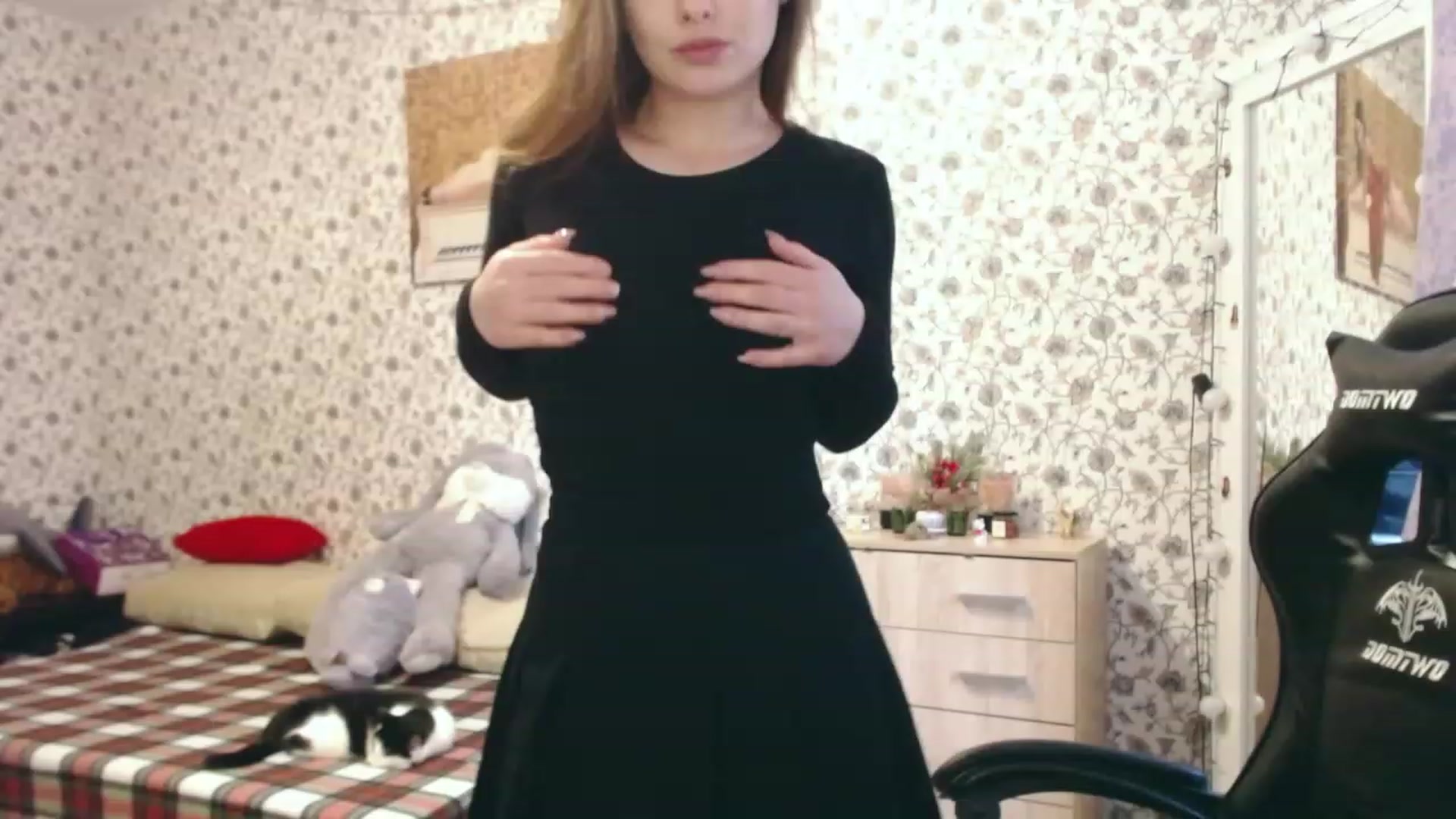 Gallery image thumbnail from RosieRosa's myfreecams stream on, 02/01/2023, 13:31 image 17 of 20