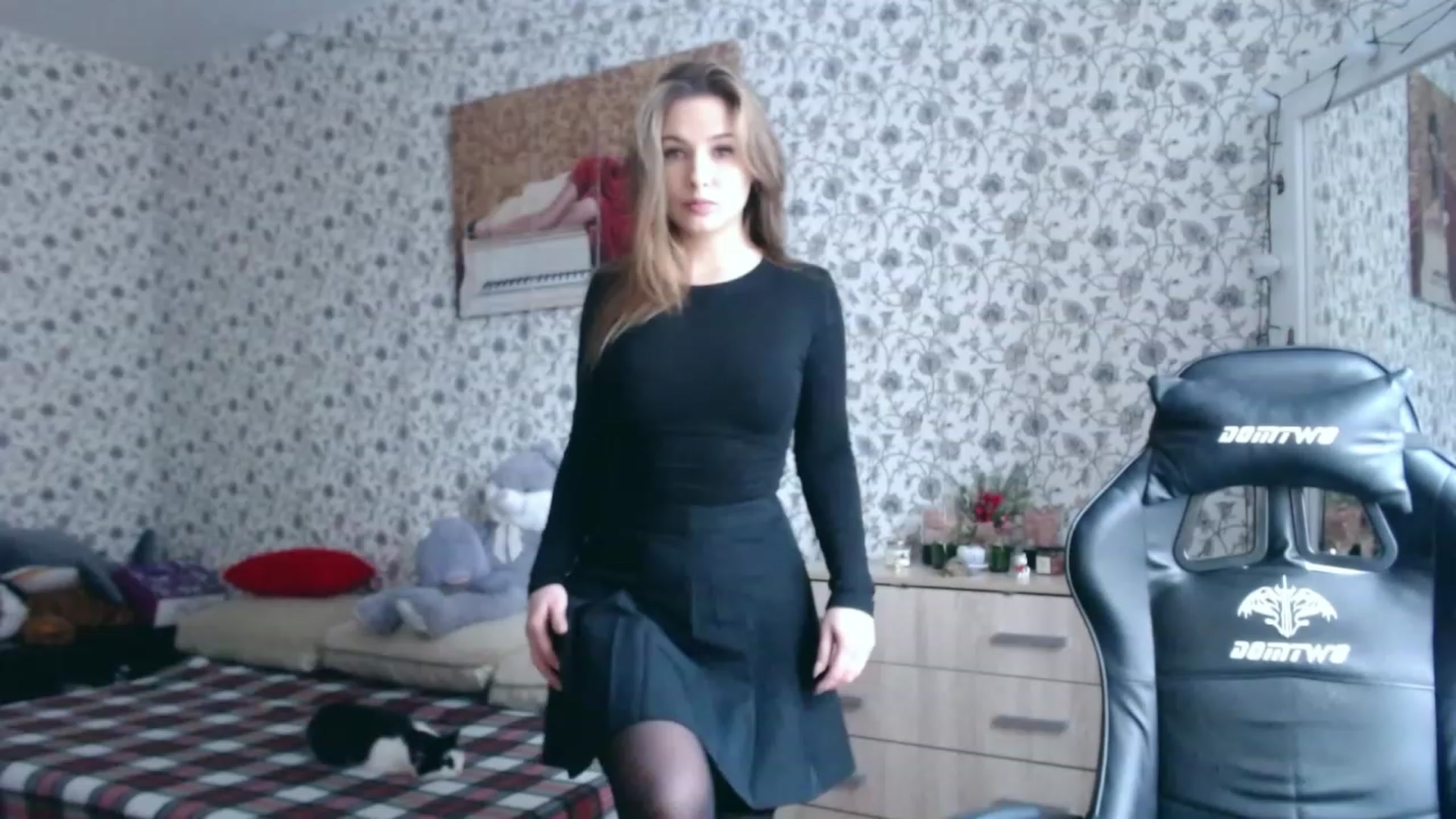 Gallery image thumbnail from RosieRosa's myfreecams stream on, 02/01/2023, 13:31 image 7 of 20