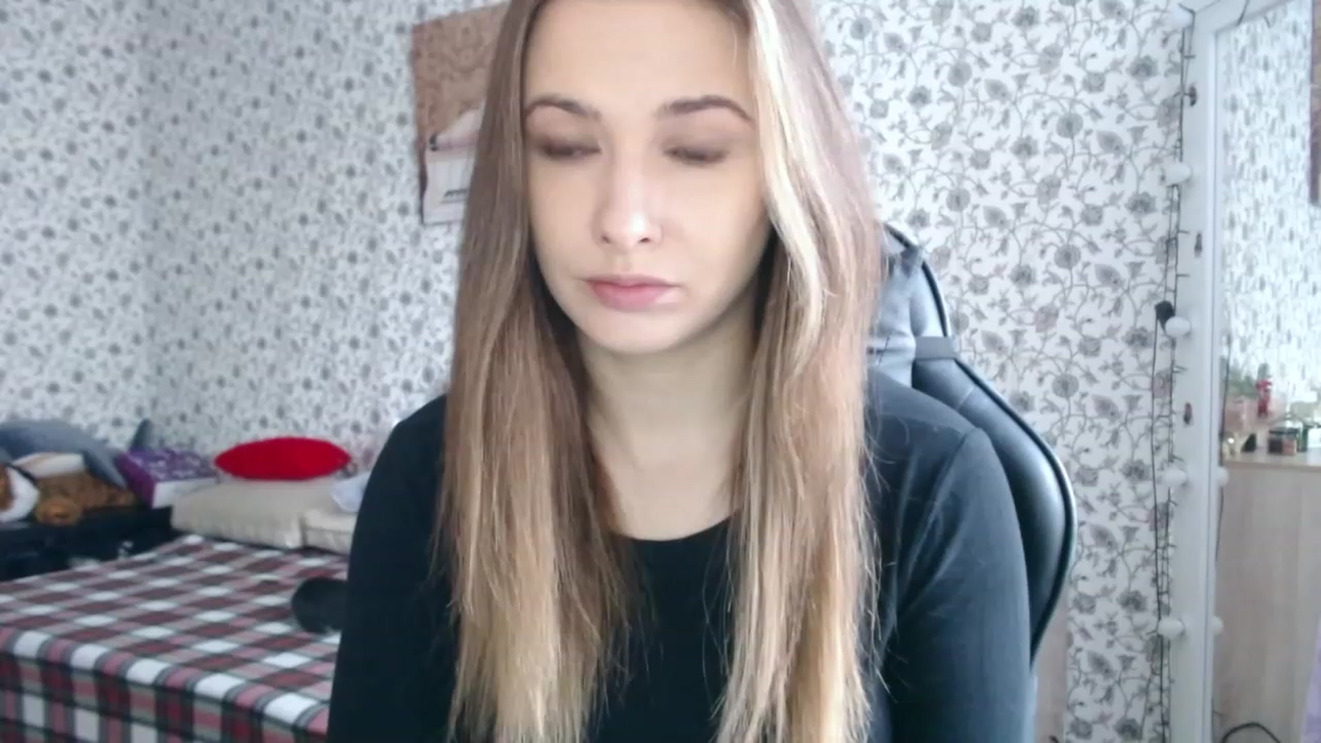 Gallery image thumbnail from RosieRosa's myfreecams stream on, 02/01/2023, 13:31 image 5 of 20
