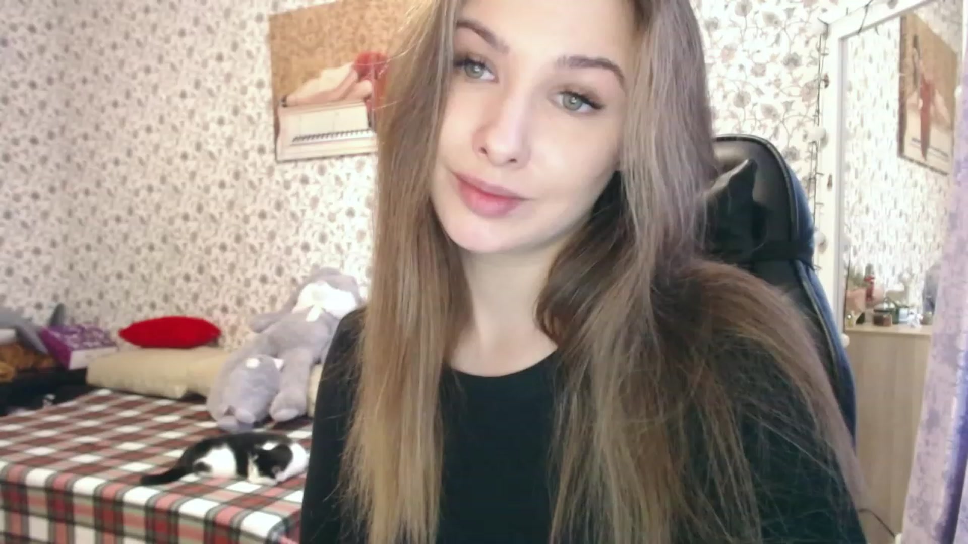 Gallery image thumbnail from RosieRosa's myfreecams stream on, 02/01/2023, 13:31 image 16 of 20
