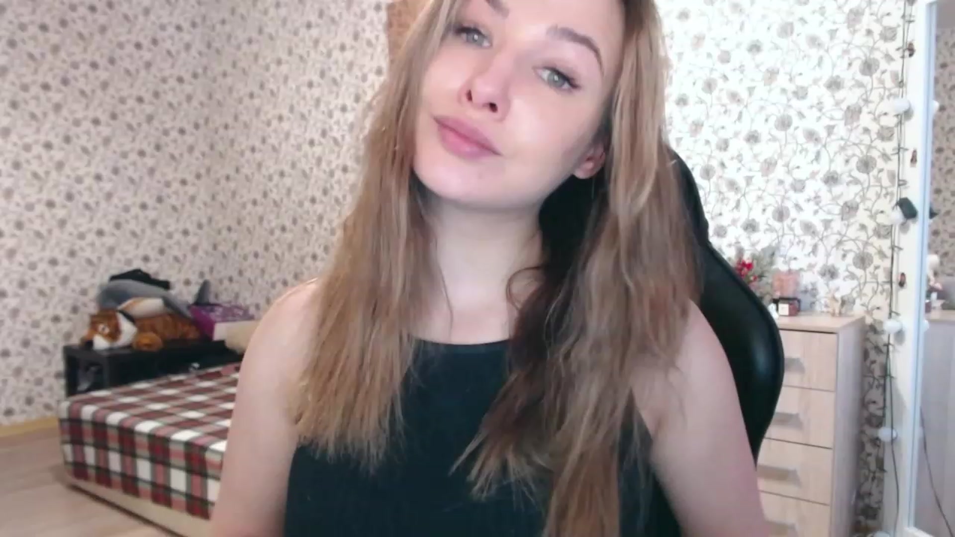 Gallery image thumbnail from RosieRosa's myfreecams stream on, 02/08/2023, 07:13 image 16 of 20