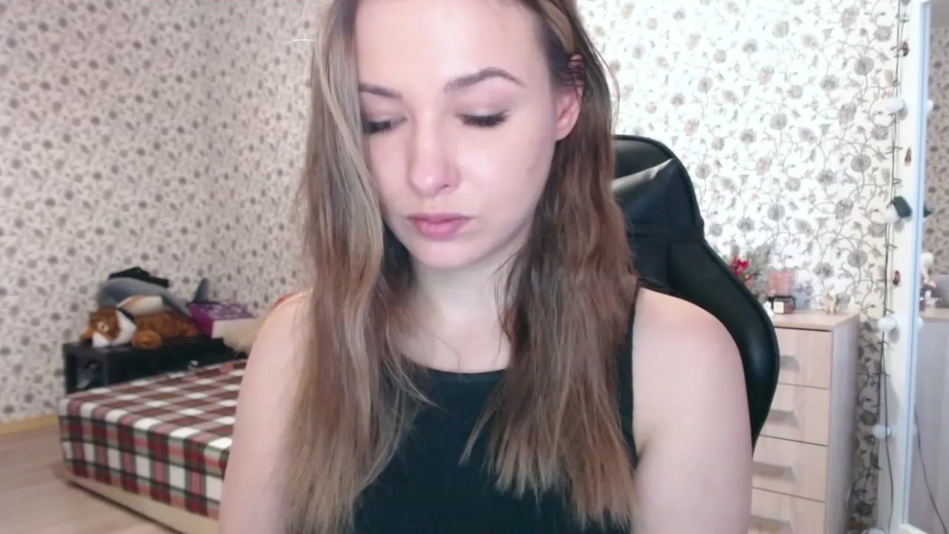 Gallery image thumbnail from RosieRosa's myfreecams stream on, 02/08/2023, 07:13 image 17 of 20