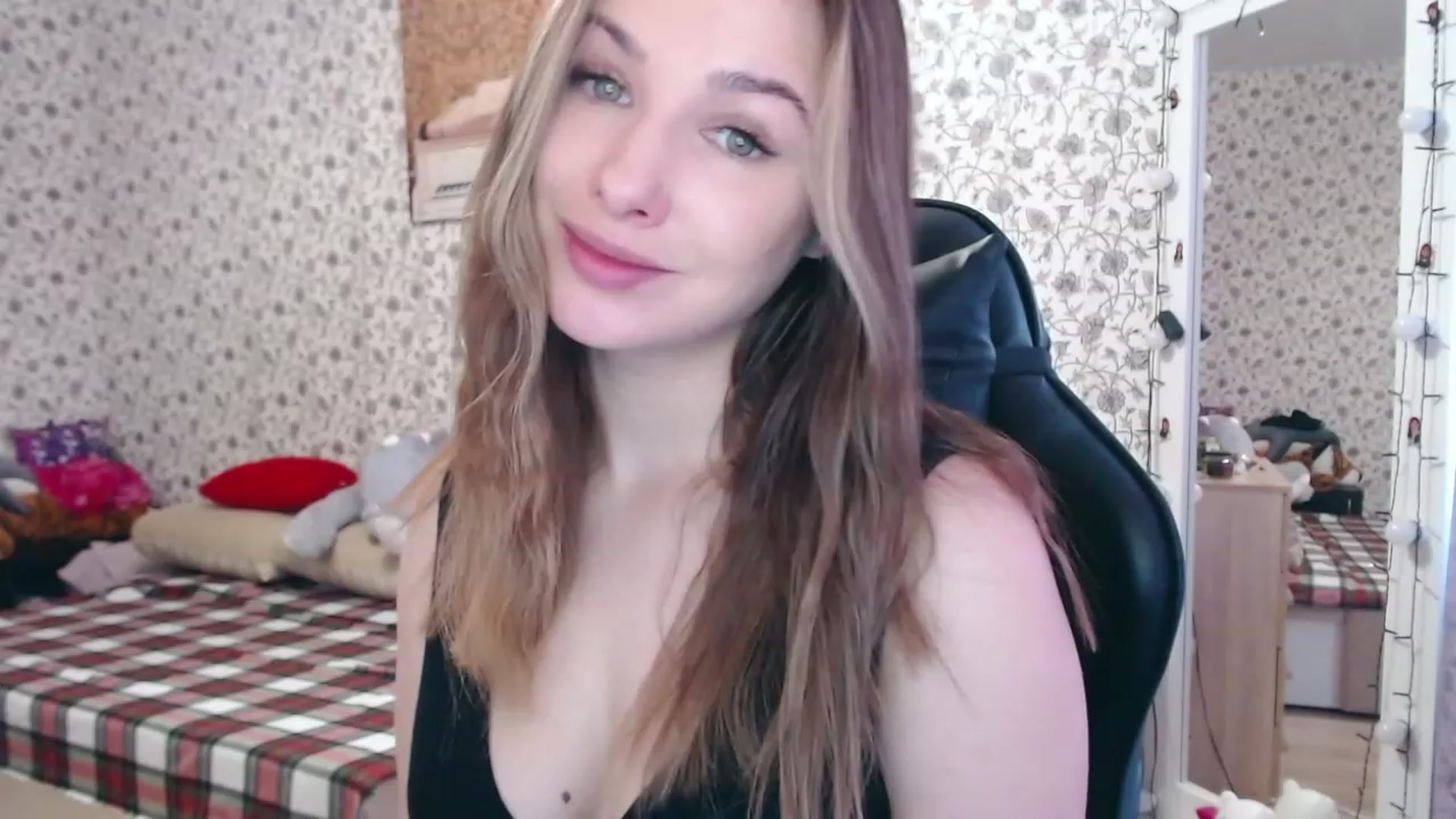 Gallery image thumbnail from RosieRosa's myfreecams stream on, 02/13/2023, 07:03 image 15 of 20