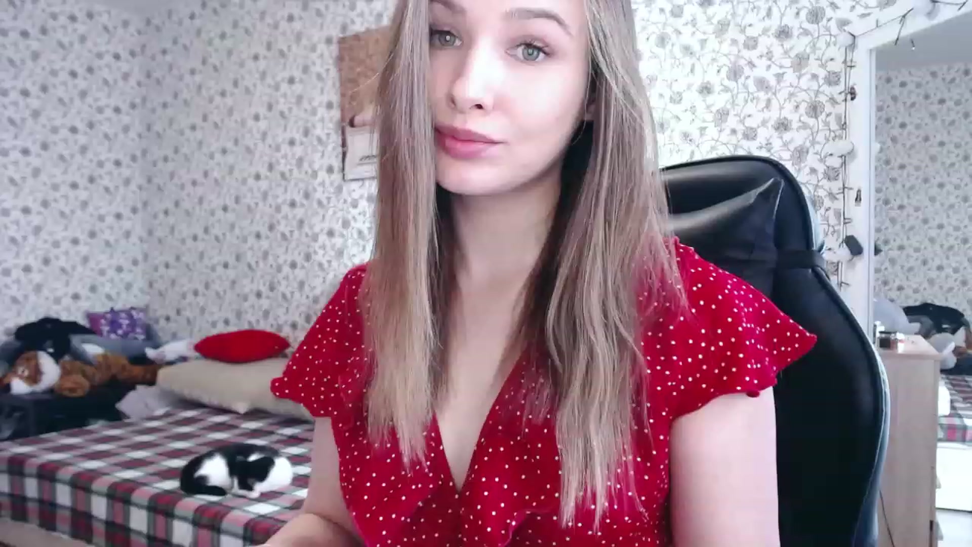 Gallery image thumbnail from RosieRosa's myfreecams stream on, 02/15/2023, 12:36 image 15 of 20