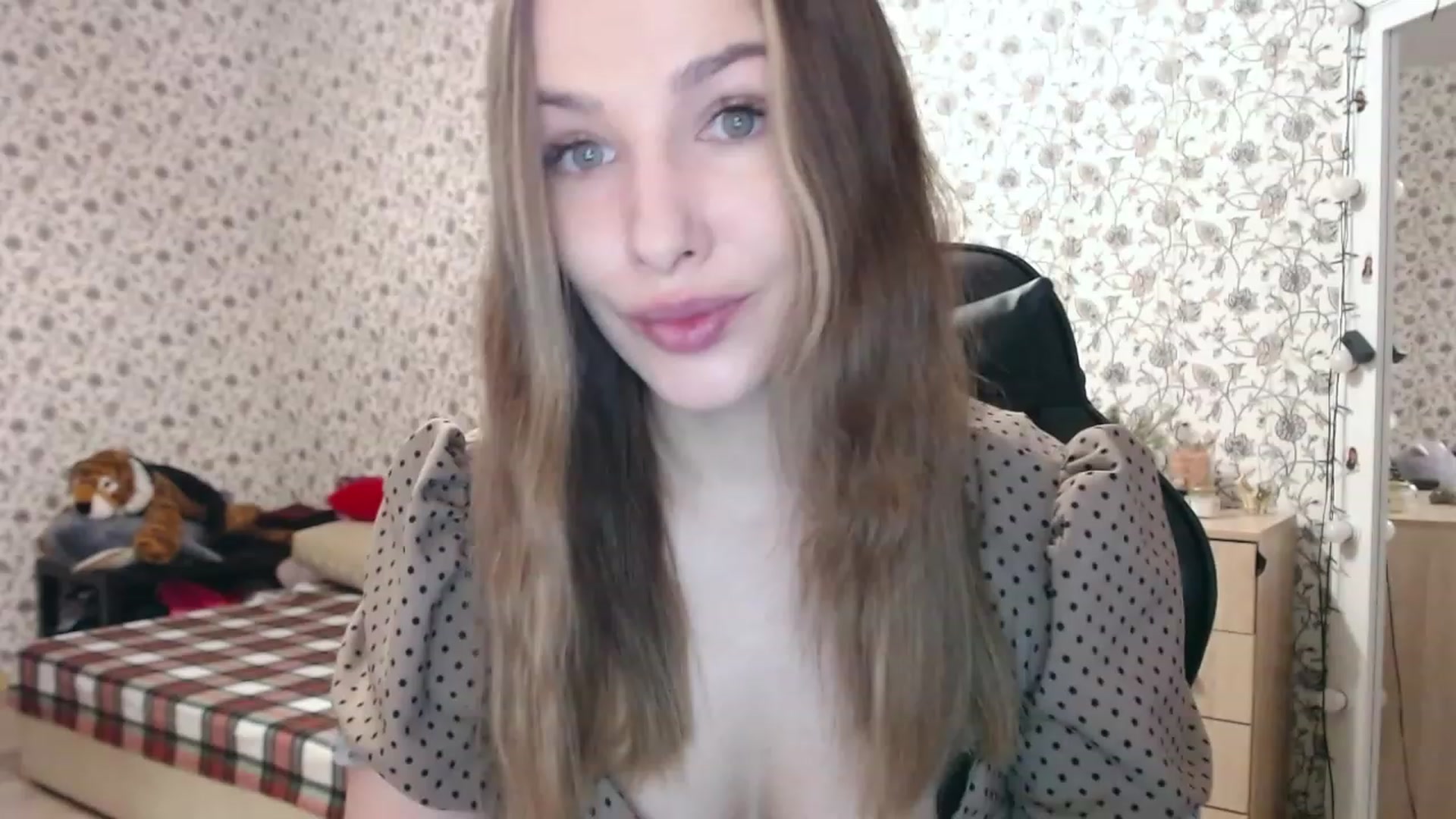 Gallery image thumbnail from RosieRosa's myfreecams stream on, 02/20/2023, 04:17 image 13 of 20