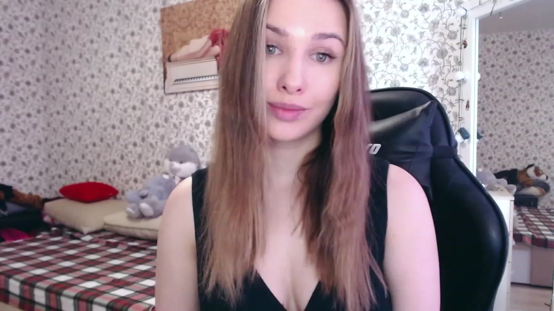 Gallery image thumbnail from RosieRosa's myfreecams stream on, 02/23/2023, 07:08 image 16 of 20