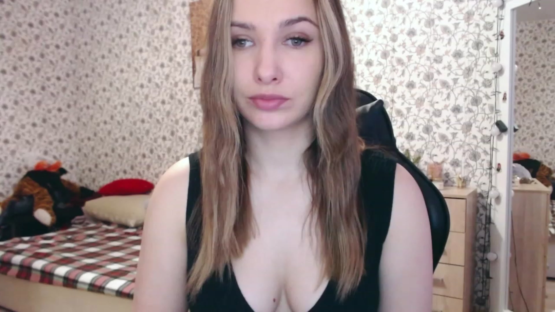 Gallery image thumbnail from RosieRosa's myfreecams stream on, 02/28/2023, 06:37 image 6 of 20