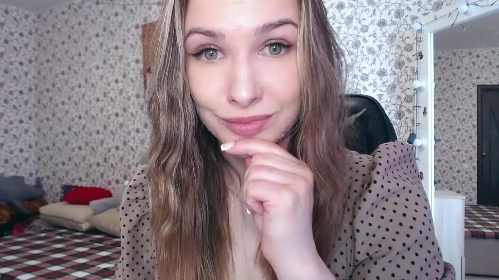 Gallery image thumbnail from RosieRosa's myfreecams stream on, 03/06/2023, 07:19 image 13 of 20