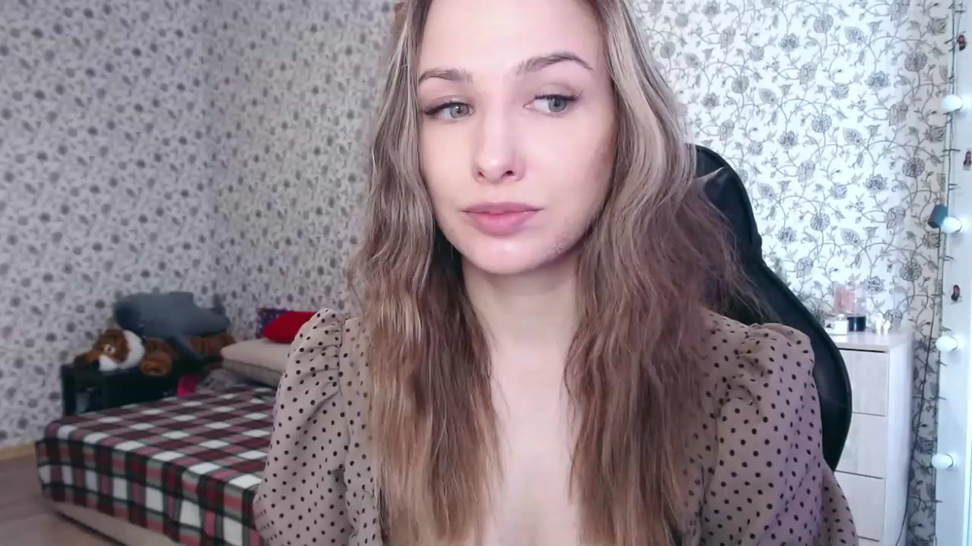 Gallery image thumbnail from RosieRosa's myfreecams stream on, 03/06/2023, 07:19 image 4 of 20