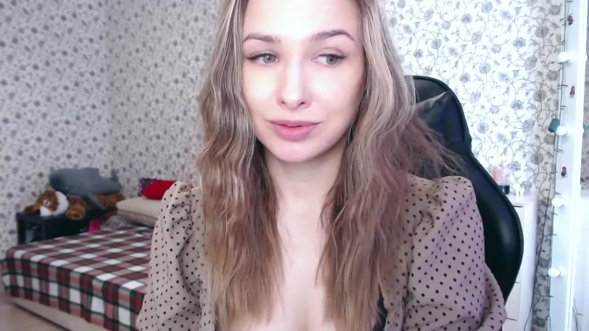 Gallery image thumbnail from RosieRosa's myfreecams stream on, 03/06/2023, 07:19 image 5 of 20