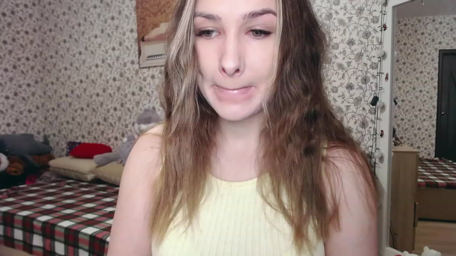 Gallery image thumbnail from RosieRosa's myfreecams stream on, 03/07/2023, 04:09 image 2 of 20