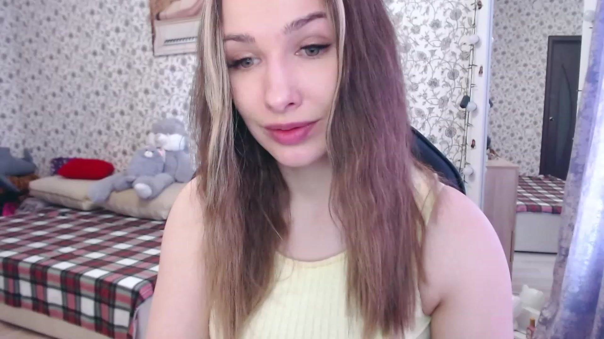 Gallery image thumbnail from RosieRosa's myfreecams stream on, 03/07/2023, 07:14 image 6 of 20