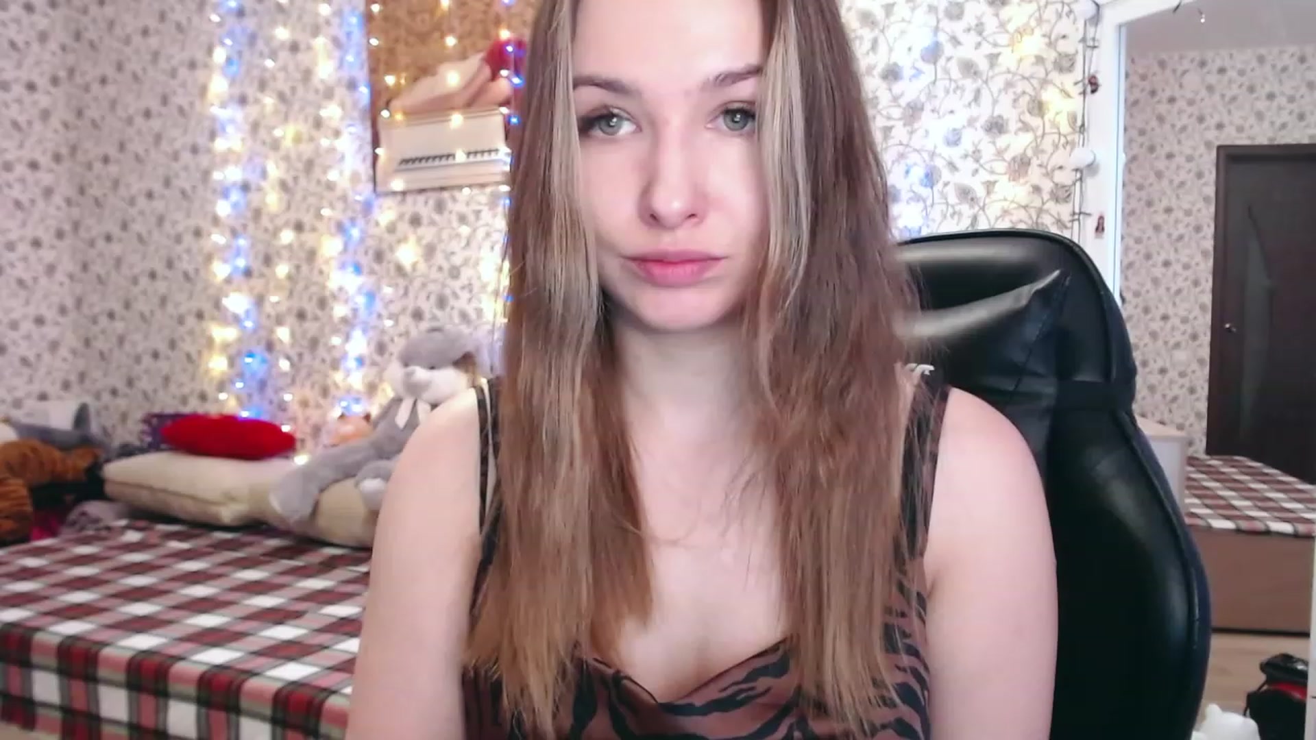 Gallery image thumbnail from RosieRosa's myfreecams stream on, 03/15/2023, 07:17 image 2 of 20