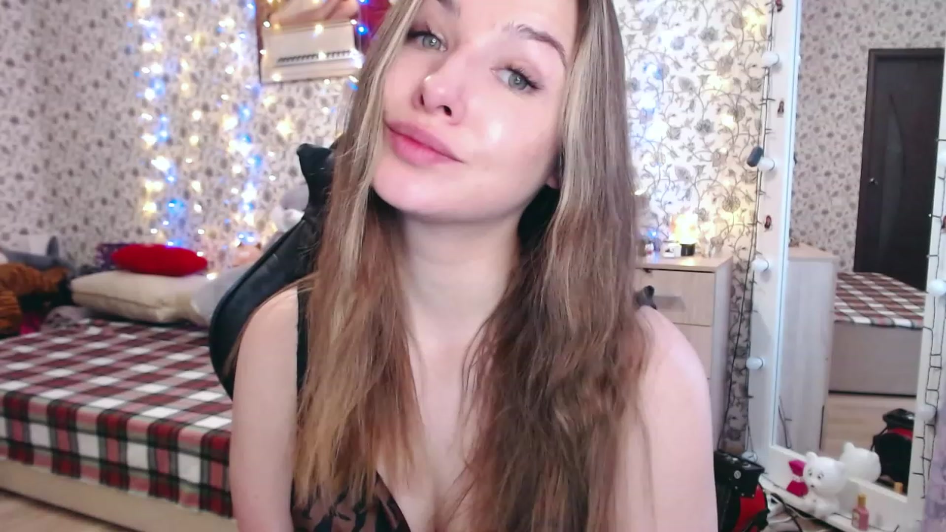Gallery image thumbnail from RosieRosa's myfreecams stream on, 03/15/2023, 07:17 image 12 of 20