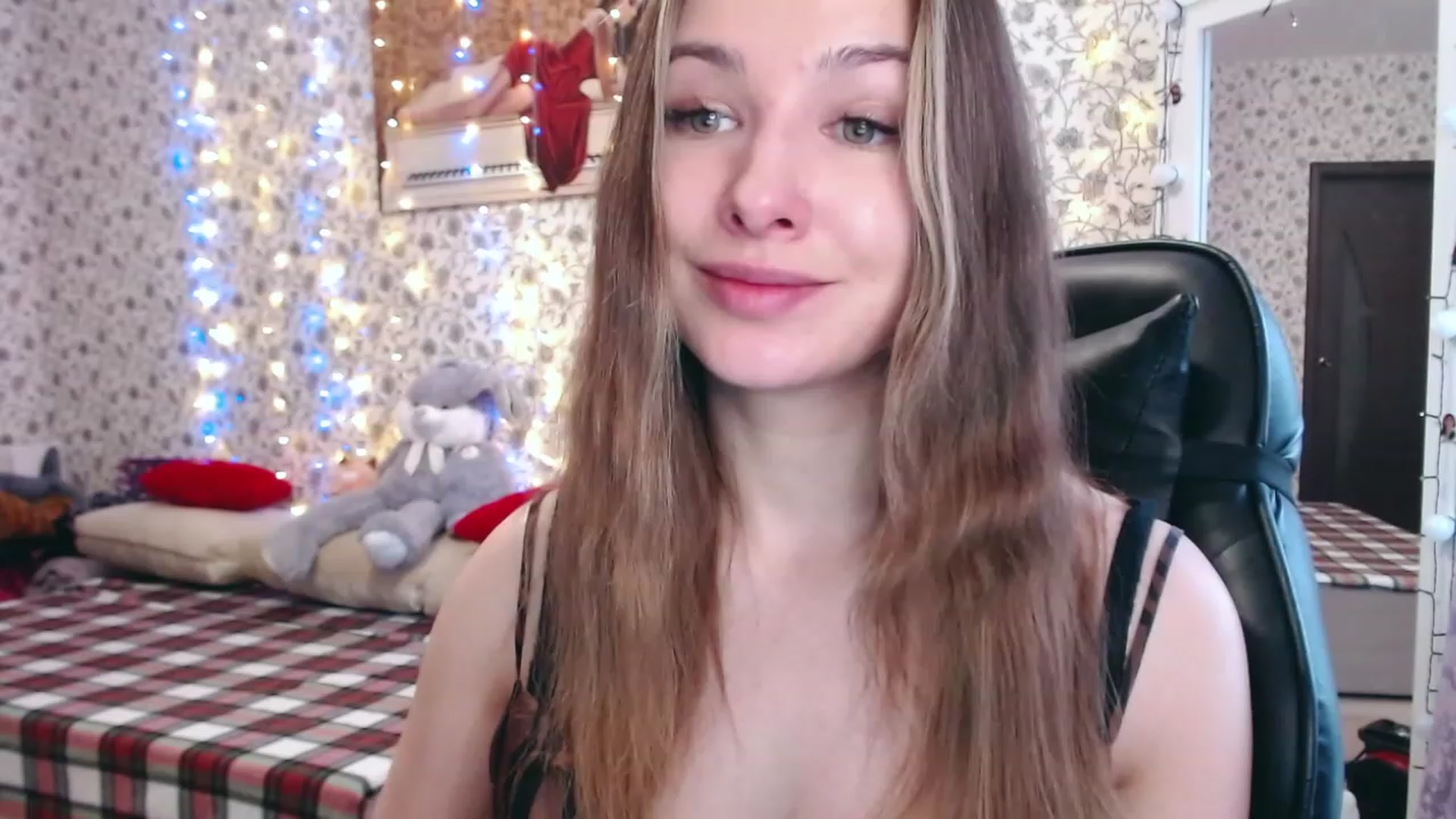 Gallery image thumbnail from RosieRosa's myfreecams stream on, 03/15/2023, 07:17 image 6 of 20