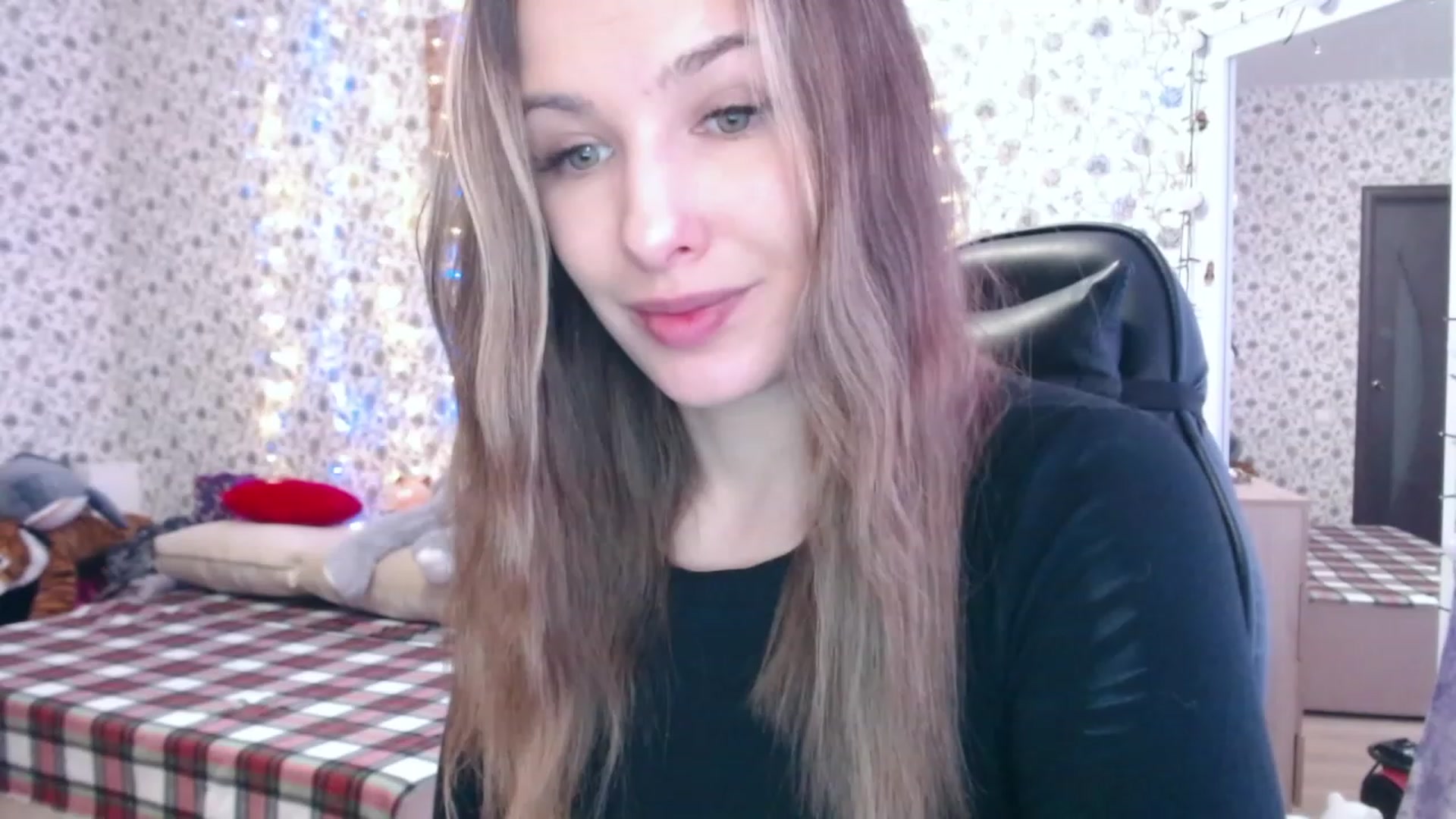 Gallery image thumbnail from RosieRosa's myfreecams stream on, 03/16/2023, 06:53 image 1 of 20