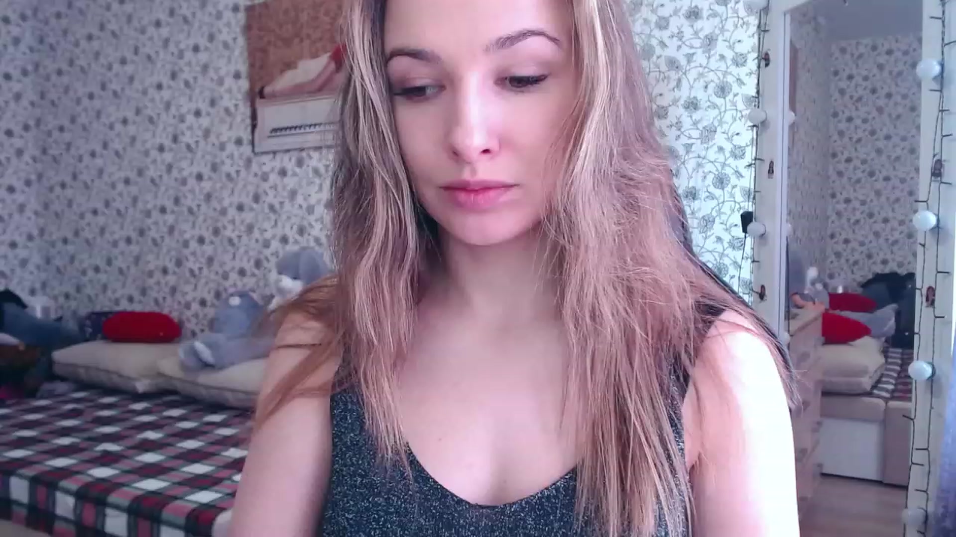 Gallery image thumbnail from RosieRosa's myfreecams stream on, 03/20/2023, 07:16 image 3 of 20