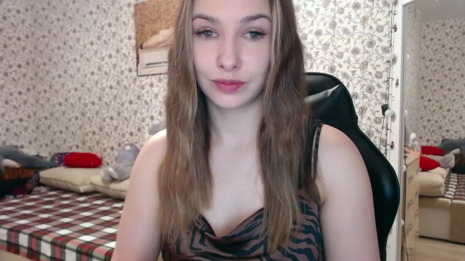 Gallery image thumbnail from RosieRosa's myfreecams stream on, 03/21/2023, 04:19 image 5 of 20