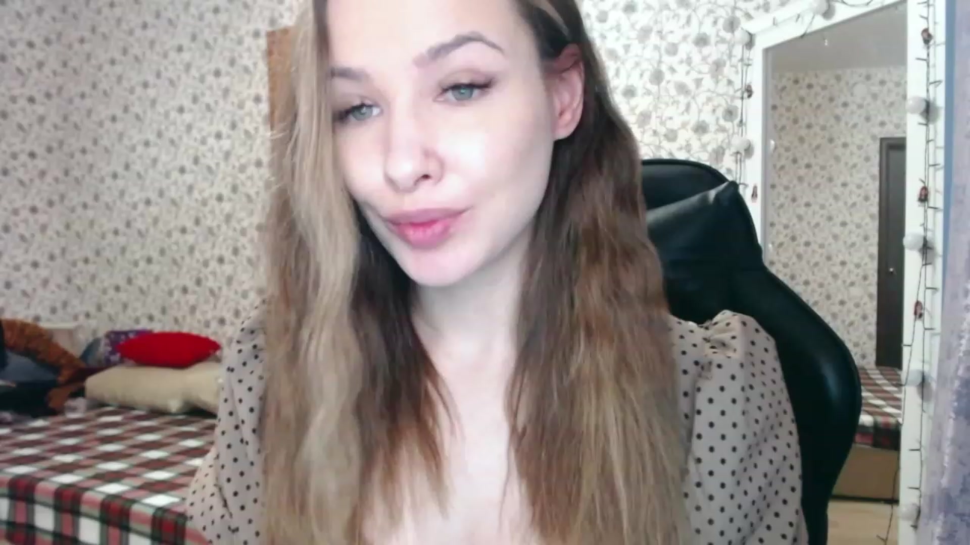 Gallery image thumbnail from RosieRosa's myfreecams stream on, 03/27/2023, 04:51 image 4 of 20