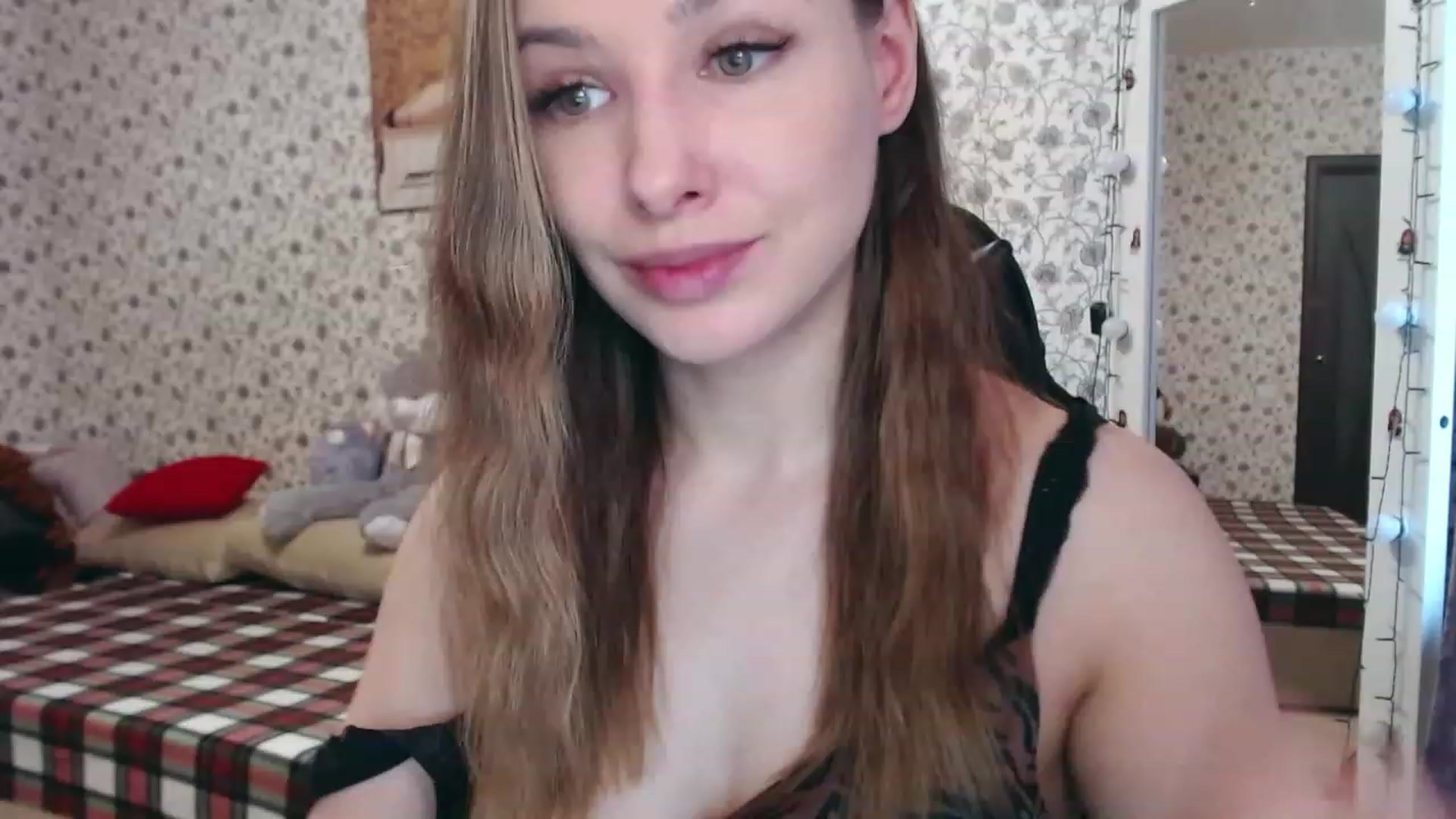 Gallery image thumbnail from RosieRosa's myfreecams stream on, 03/28/2023, 04:32 image 18 of 20