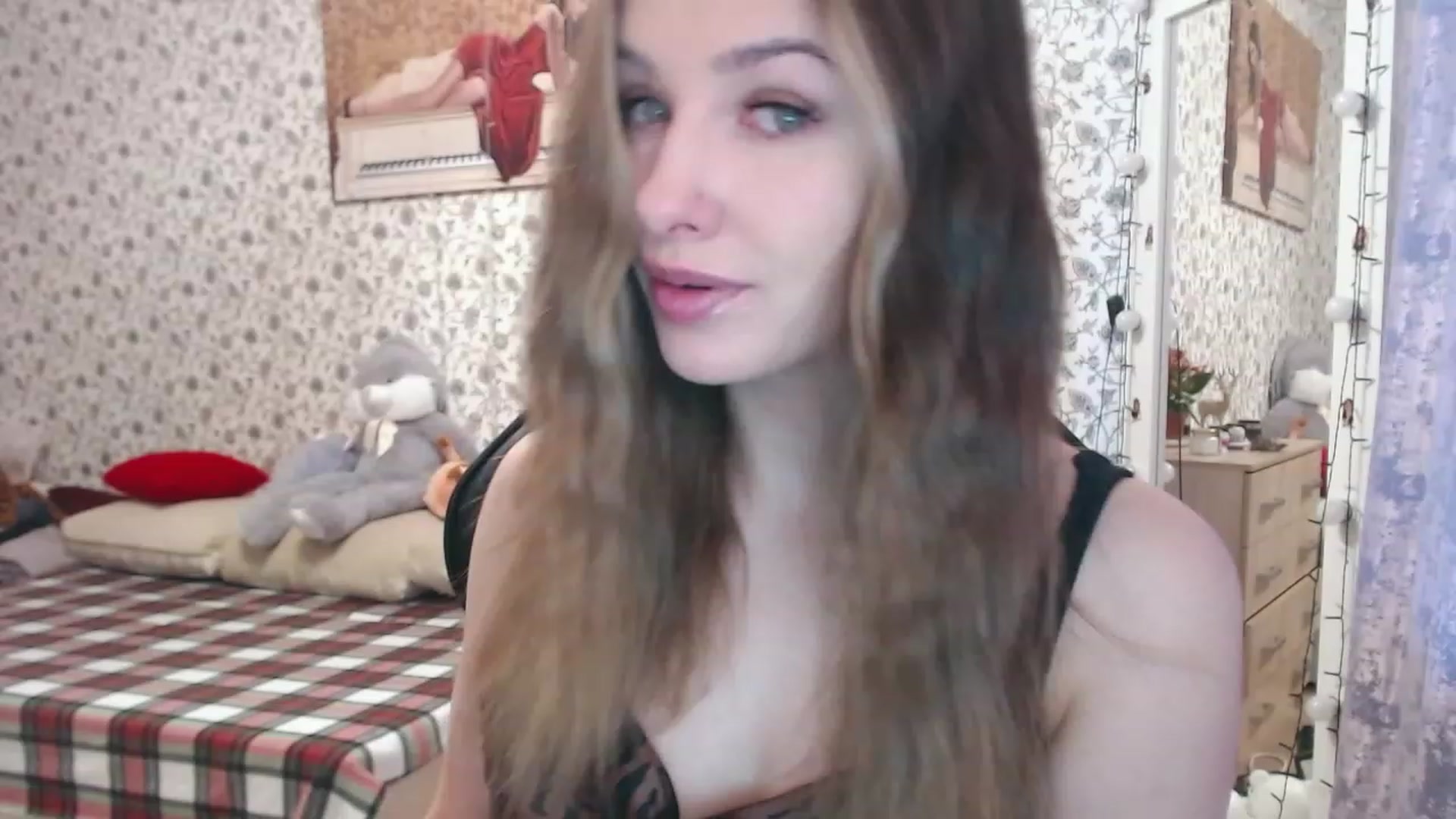 Gallery image thumbnail from RosieRosa's myfreecams stream on, 04/03/2023, 04:10 image 10 of 20