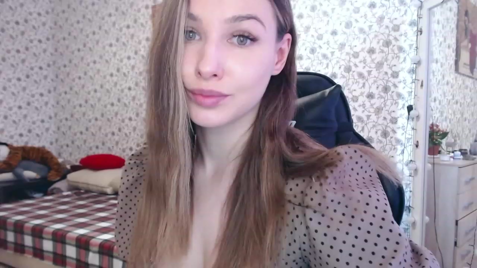 Gallery image thumbnail from RosieRosa's myfreecams stream on, 04/04/2023, 06:14 image 6 of 20