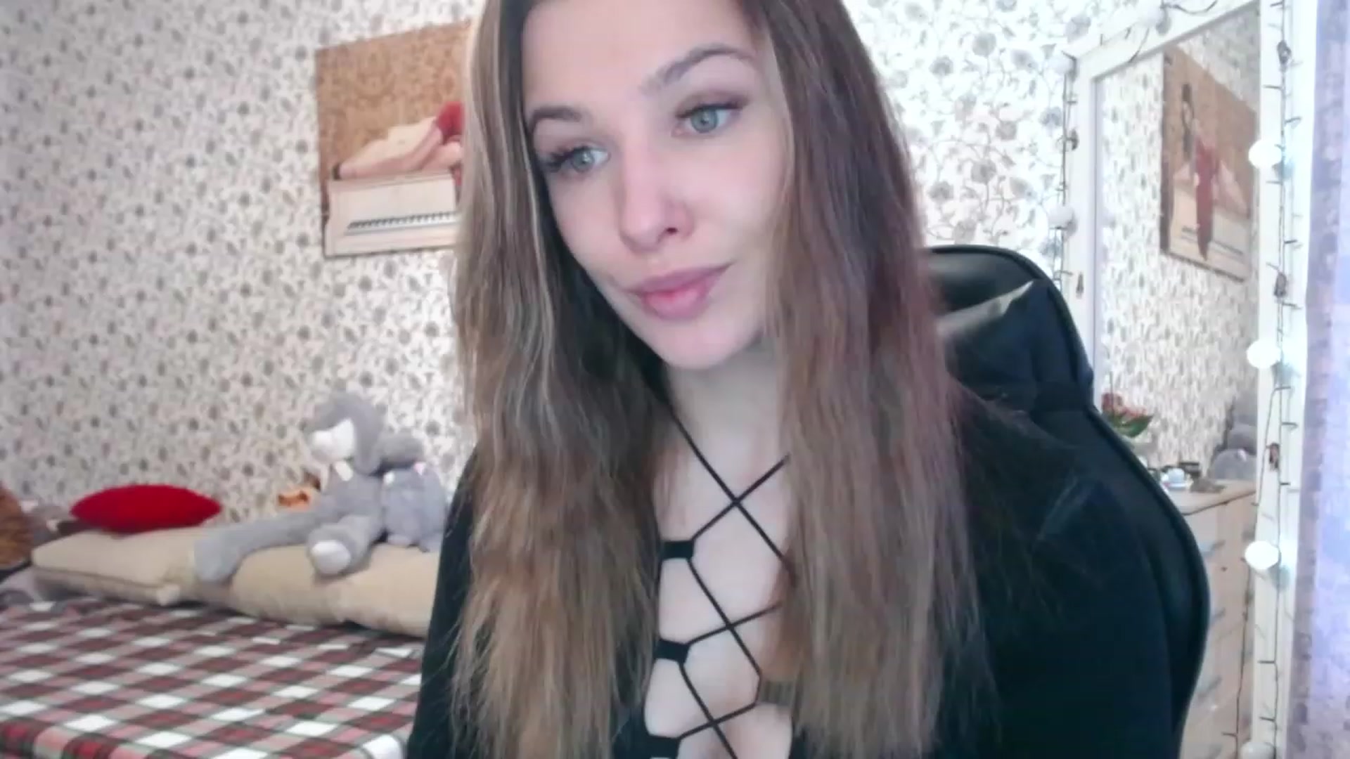 Gallery image thumbnail from RosieRosa's myfreecams stream on, 04/05/2023, 06:32 image 4 of 20