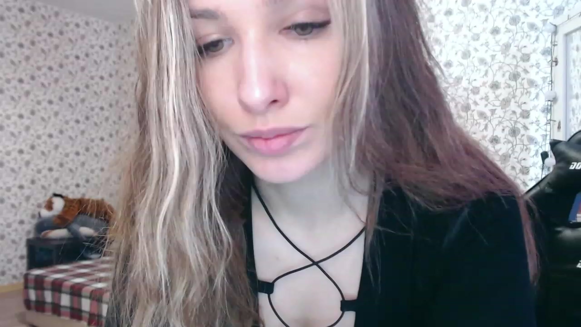 Gallery image thumbnail from RosieRosa's myfreecams stream on, 04/05/2023, 06:32 image 20 of 20