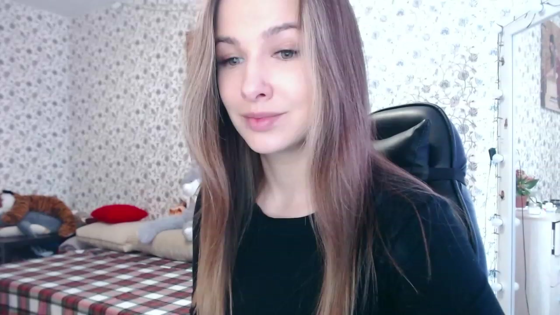 Gallery image thumbnail from RosieRosa's myfreecams stream on, 04/05/2023, 13:14 image 12 of 20