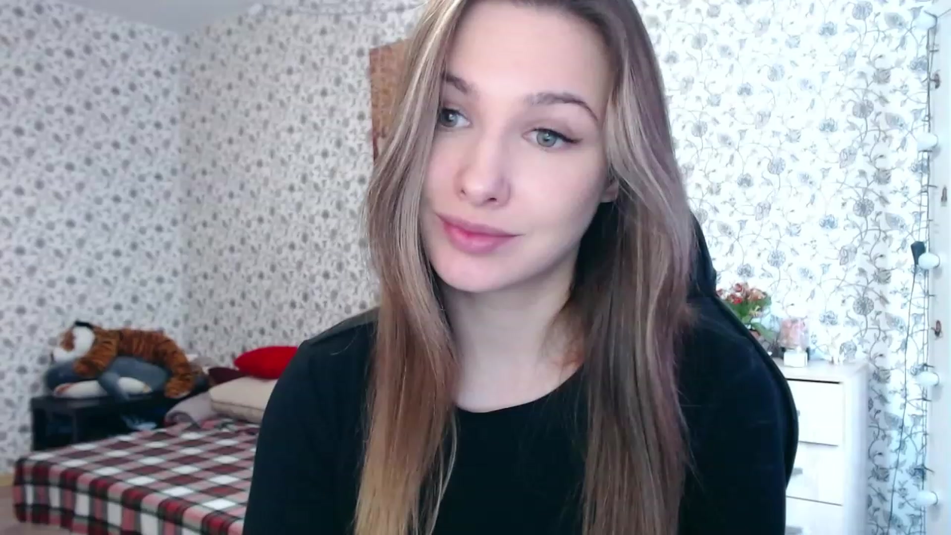 Gallery image thumbnail from RosieRosa's myfreecams stream on, 04/05/2023, 15:08 image 8 of 20