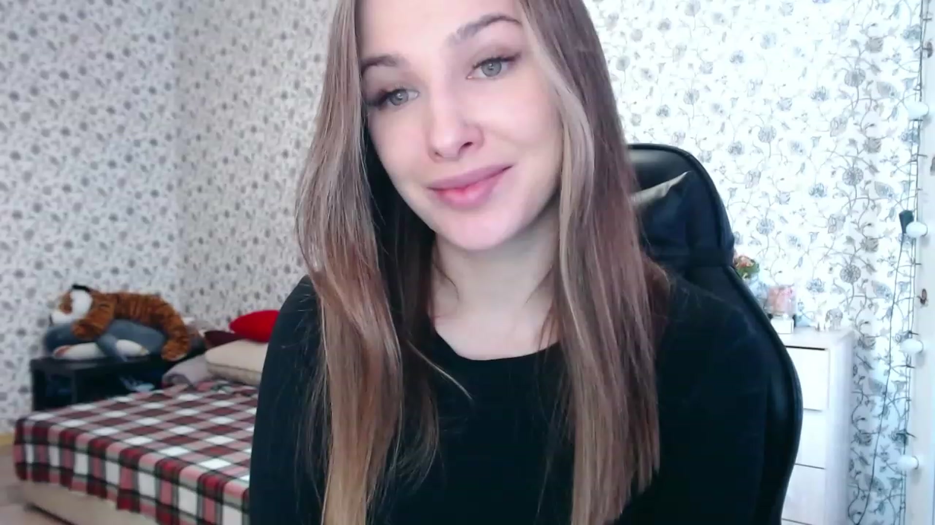 Gallery image thumbnail from RosieRosa's myfreecams stream on, 04/05/2023, 15:08 image 14 of 20