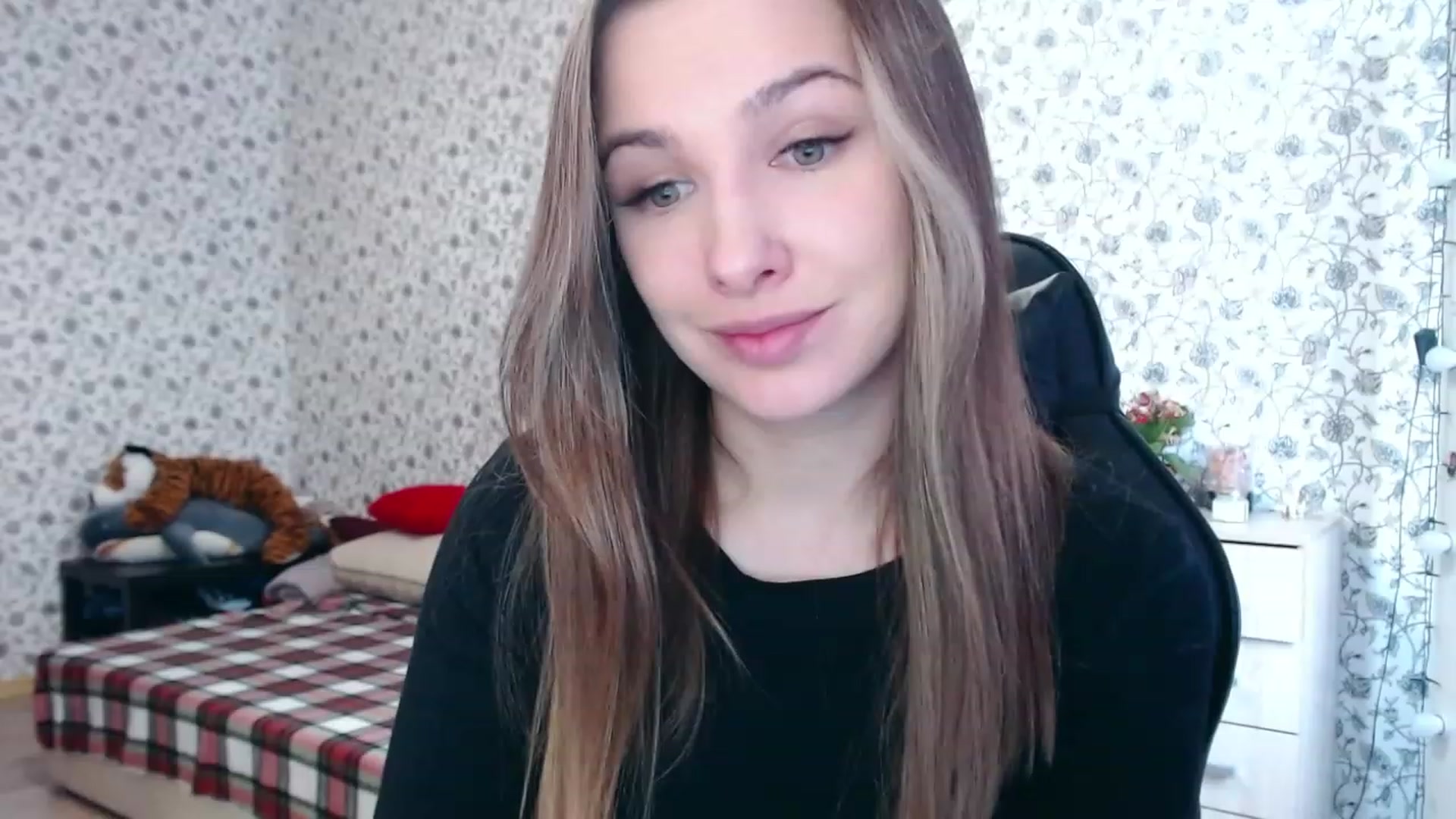 Gallery image thumbnail from RosieRosa's myfreecams stream on, 04/05/2023, 15:08 image 13 of 20