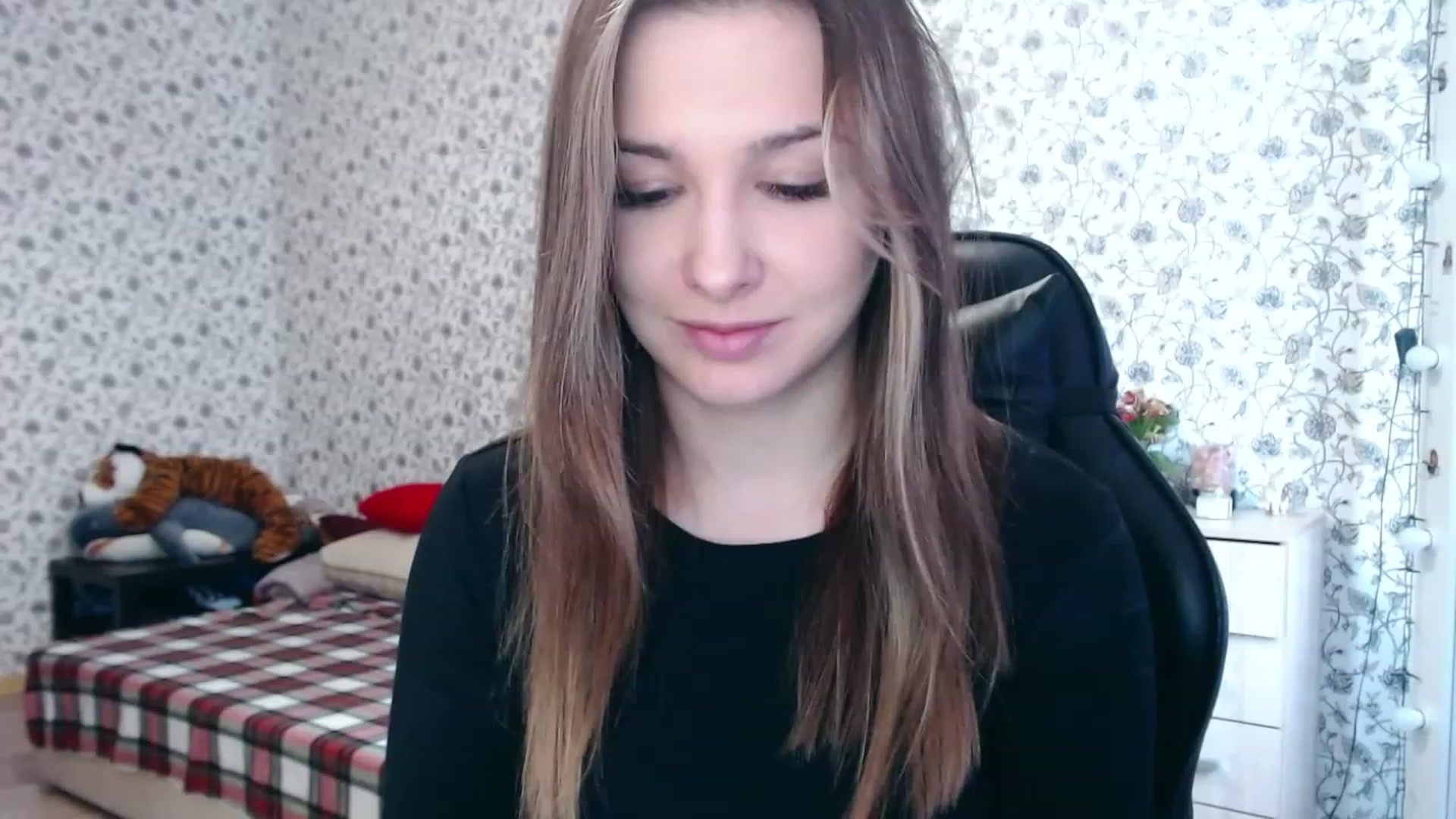 Gallery image thumbnail from RosieRosa's myfreecams stream on, 04/05/2023, 15:08 image 16 of 20