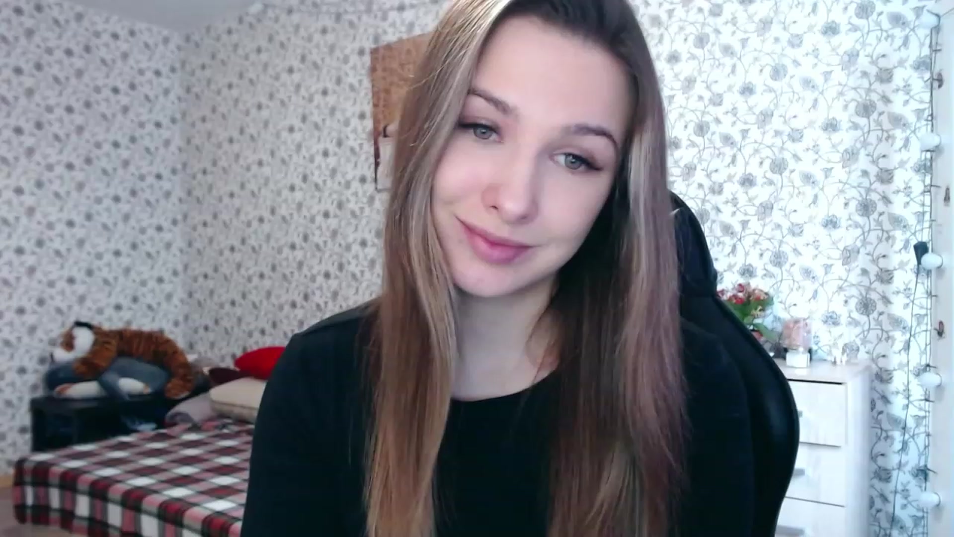 Gallery image thumbnail from RosieRosa's myfreecams stream on, 04/05/2023, 15:08 image 9 of 20
